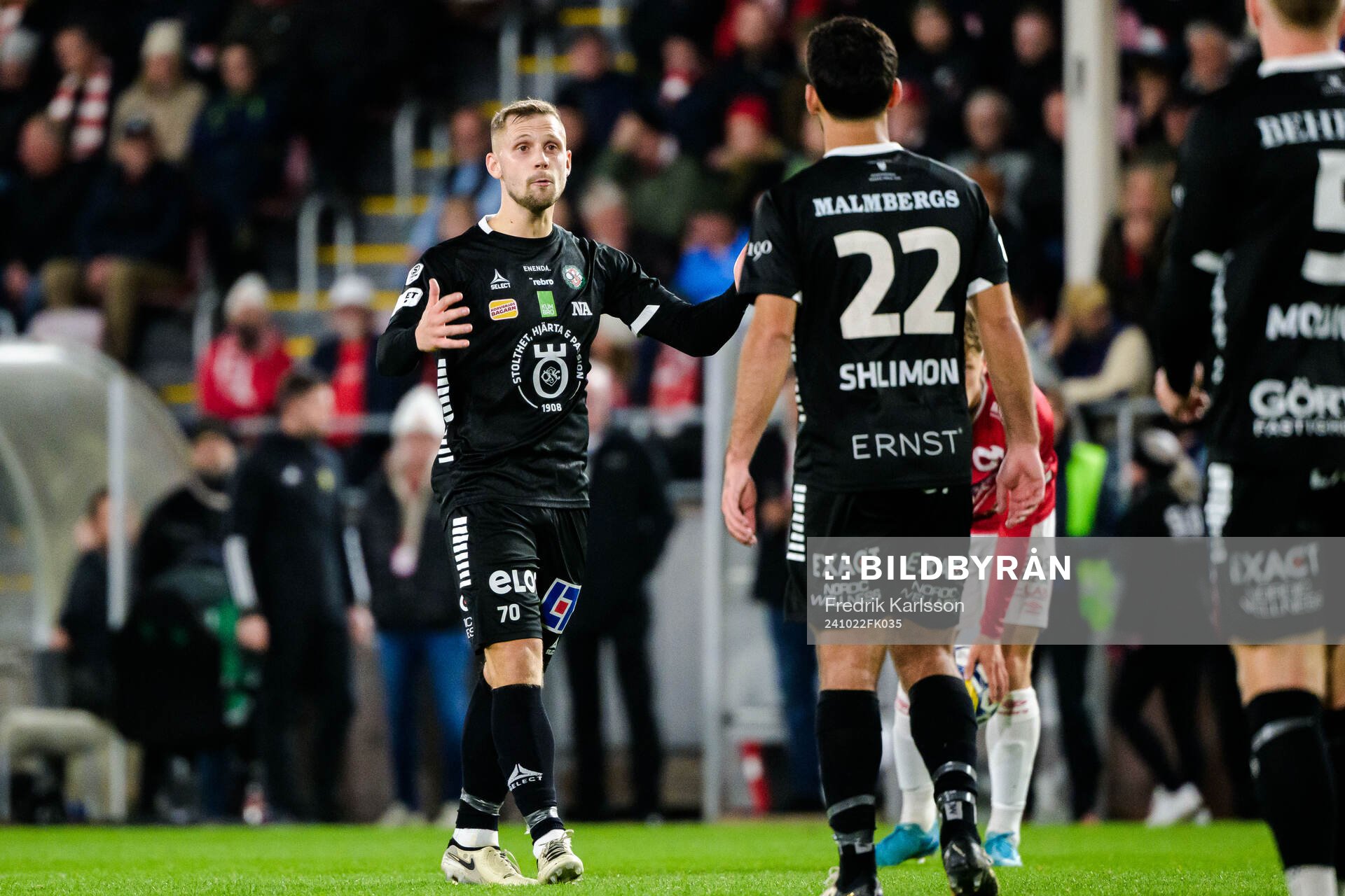Örebros Erik Andersson reagerar