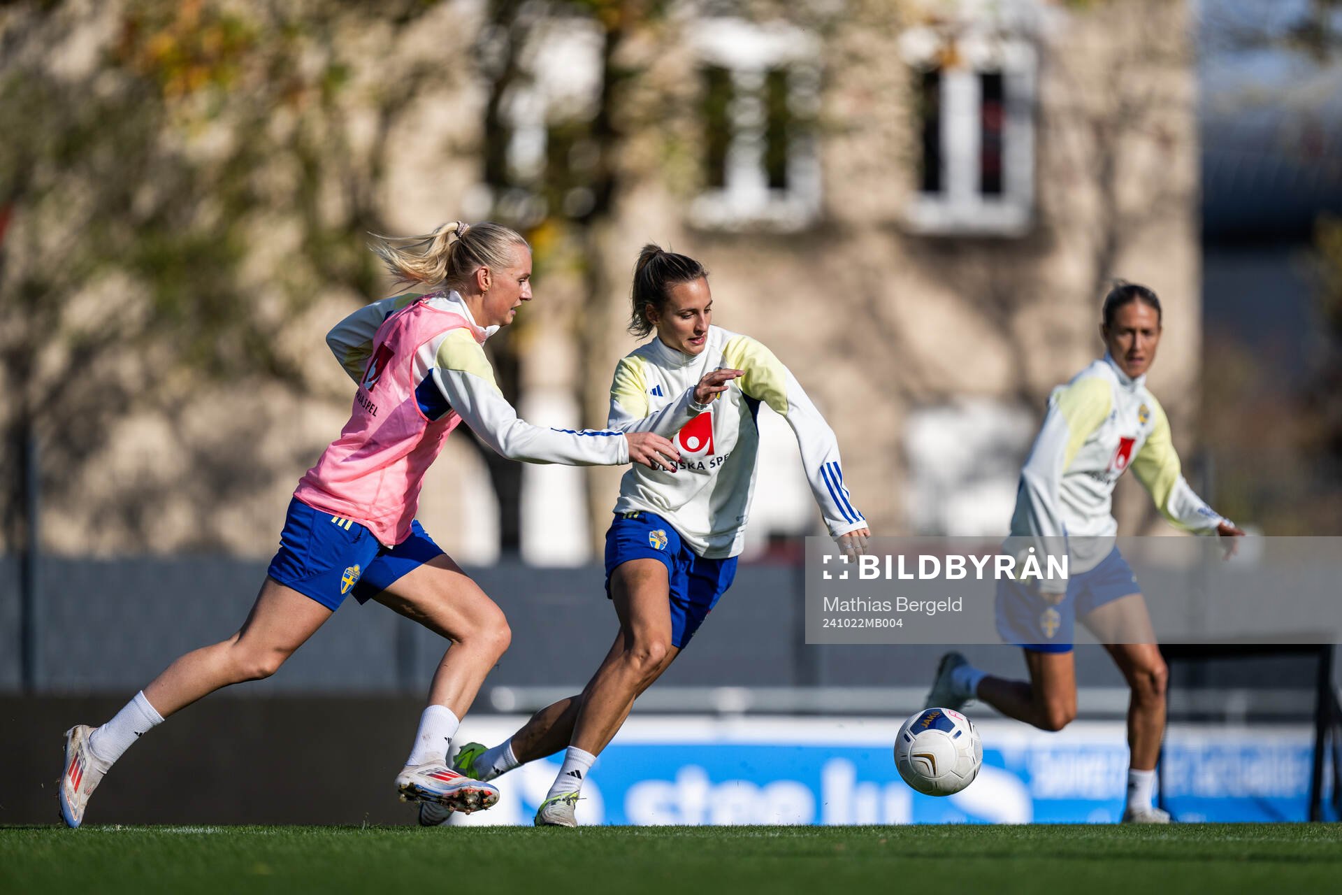 Stina Blackstenius and Filippa Angeldahl of the Swedish