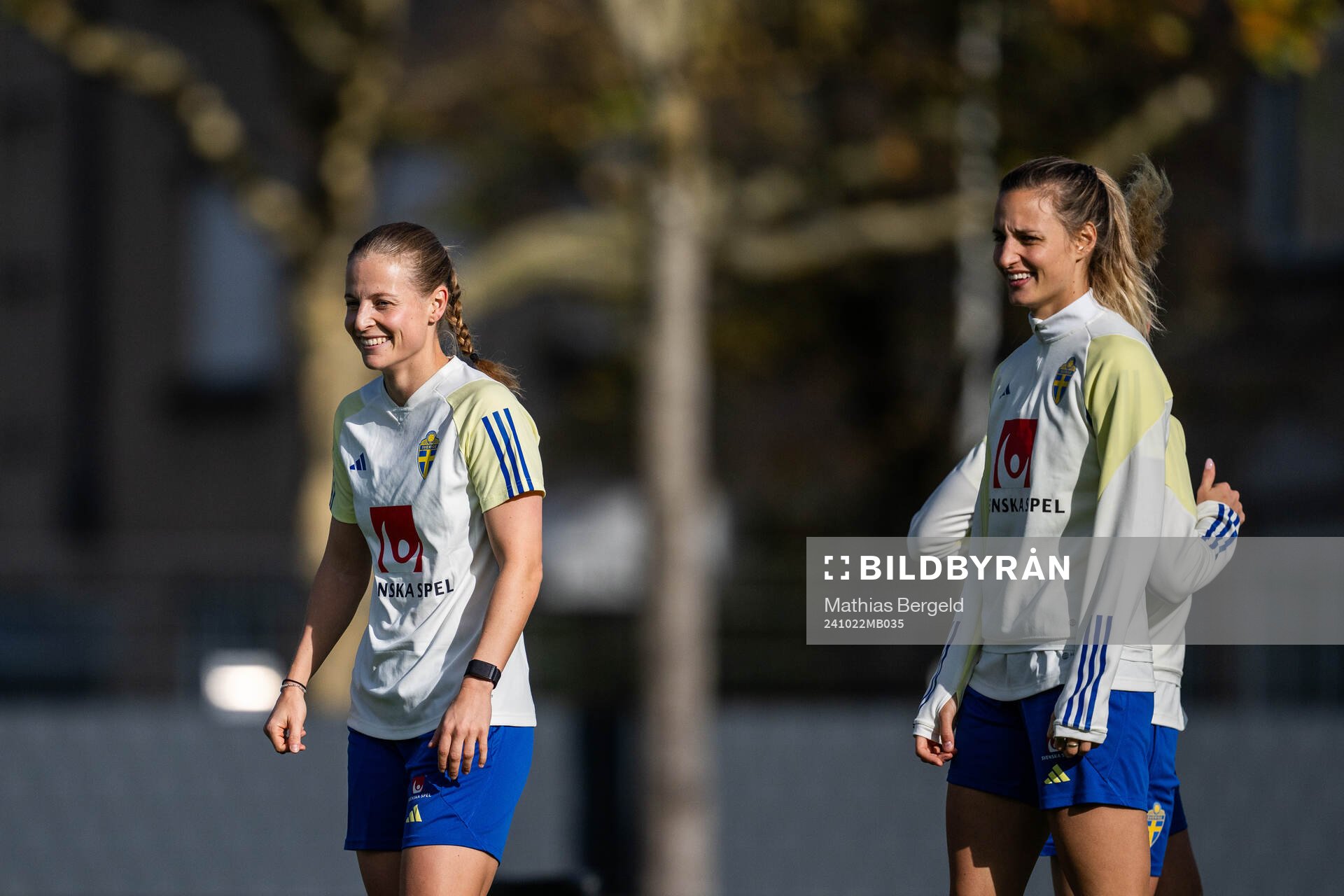Anna Anvegård and Nathalie Björn of the Swedish women's