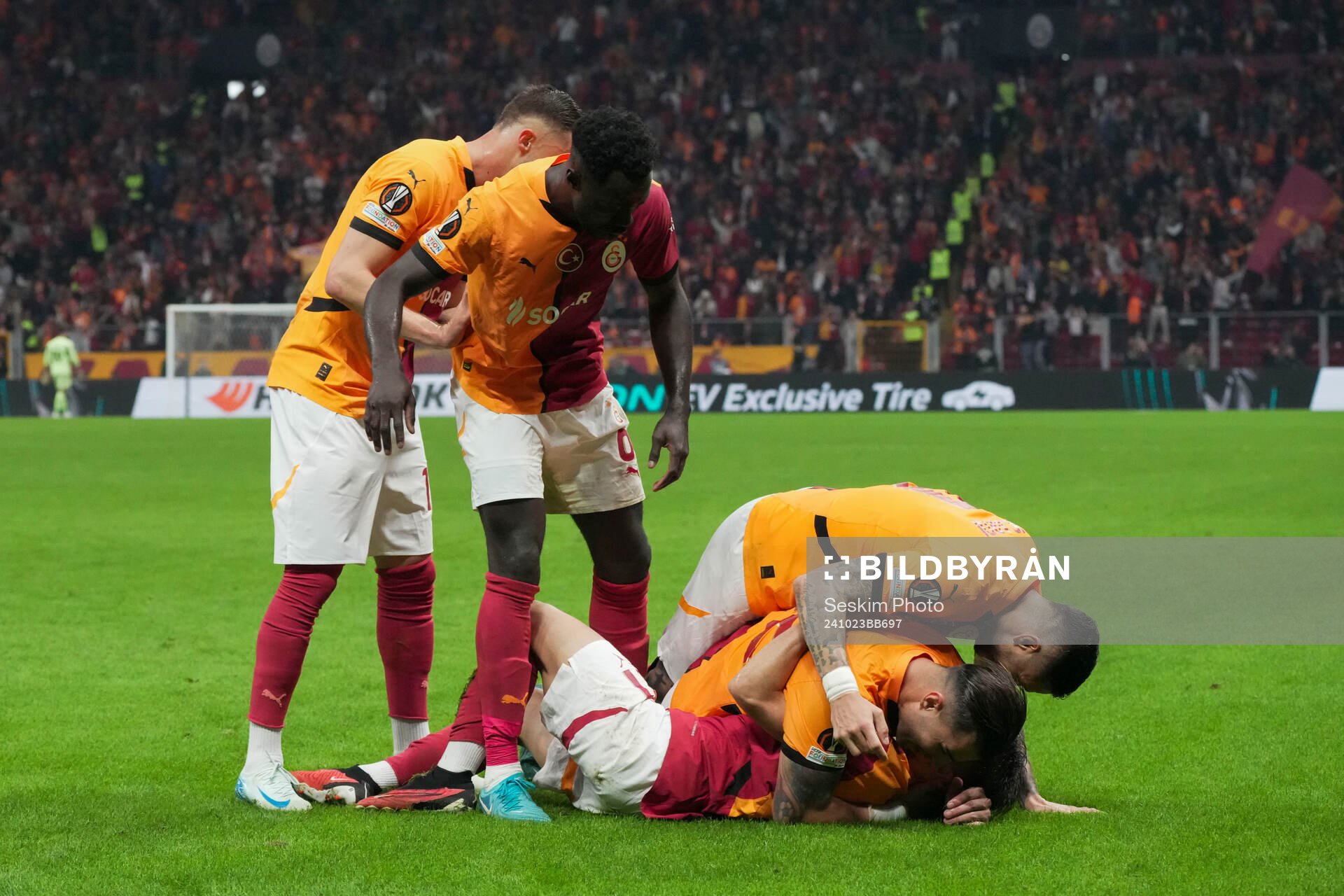 Yunus Akgun of Galatasaray celebrates