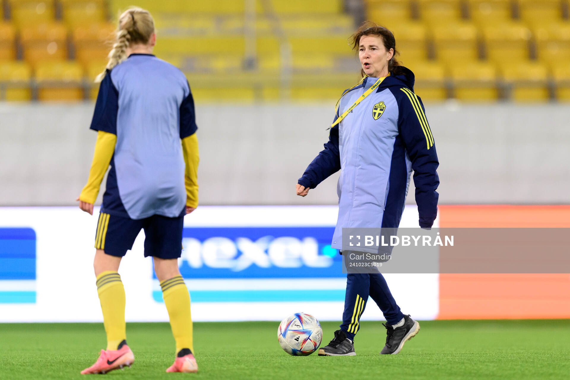 Head coach Lotta Hellenberg of Sweden