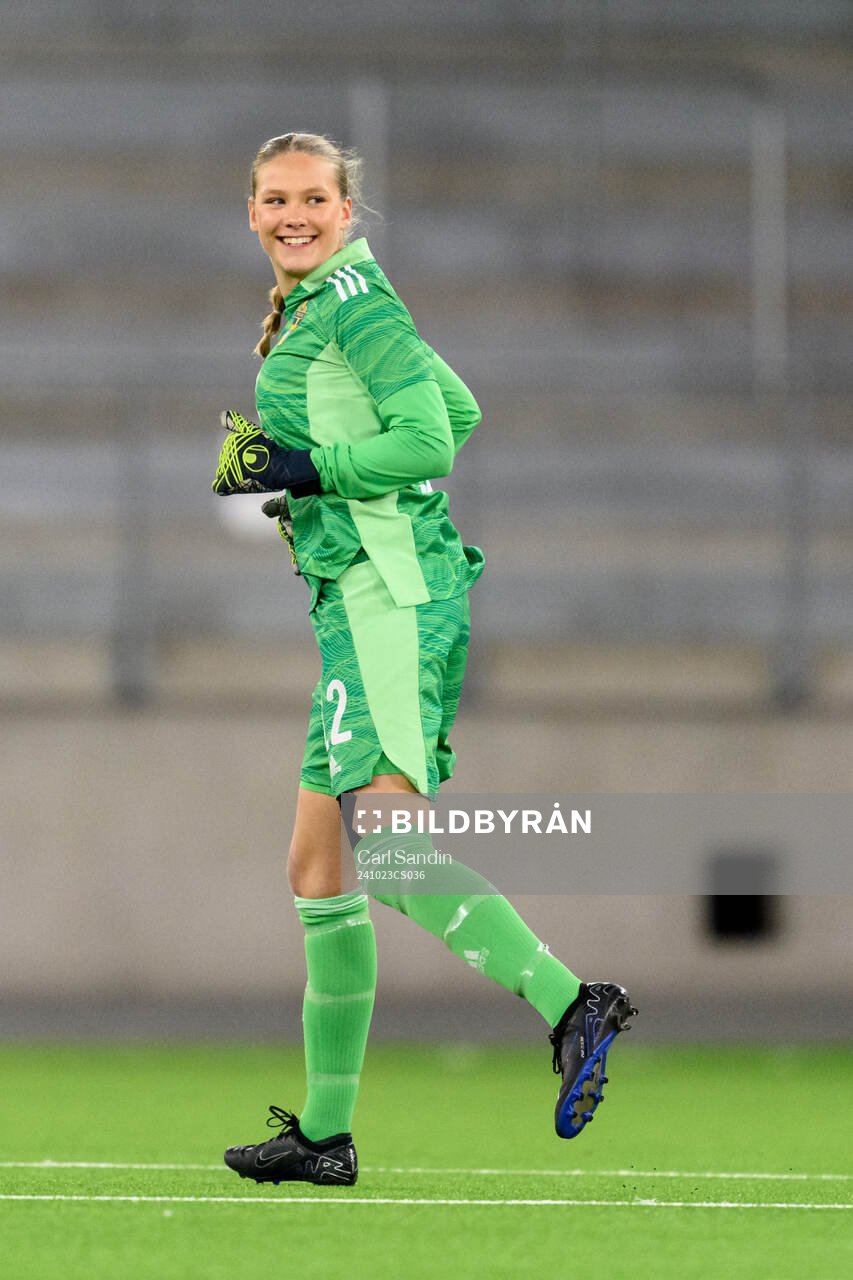 Goalkeeper Hanna Karlsson of Sweden