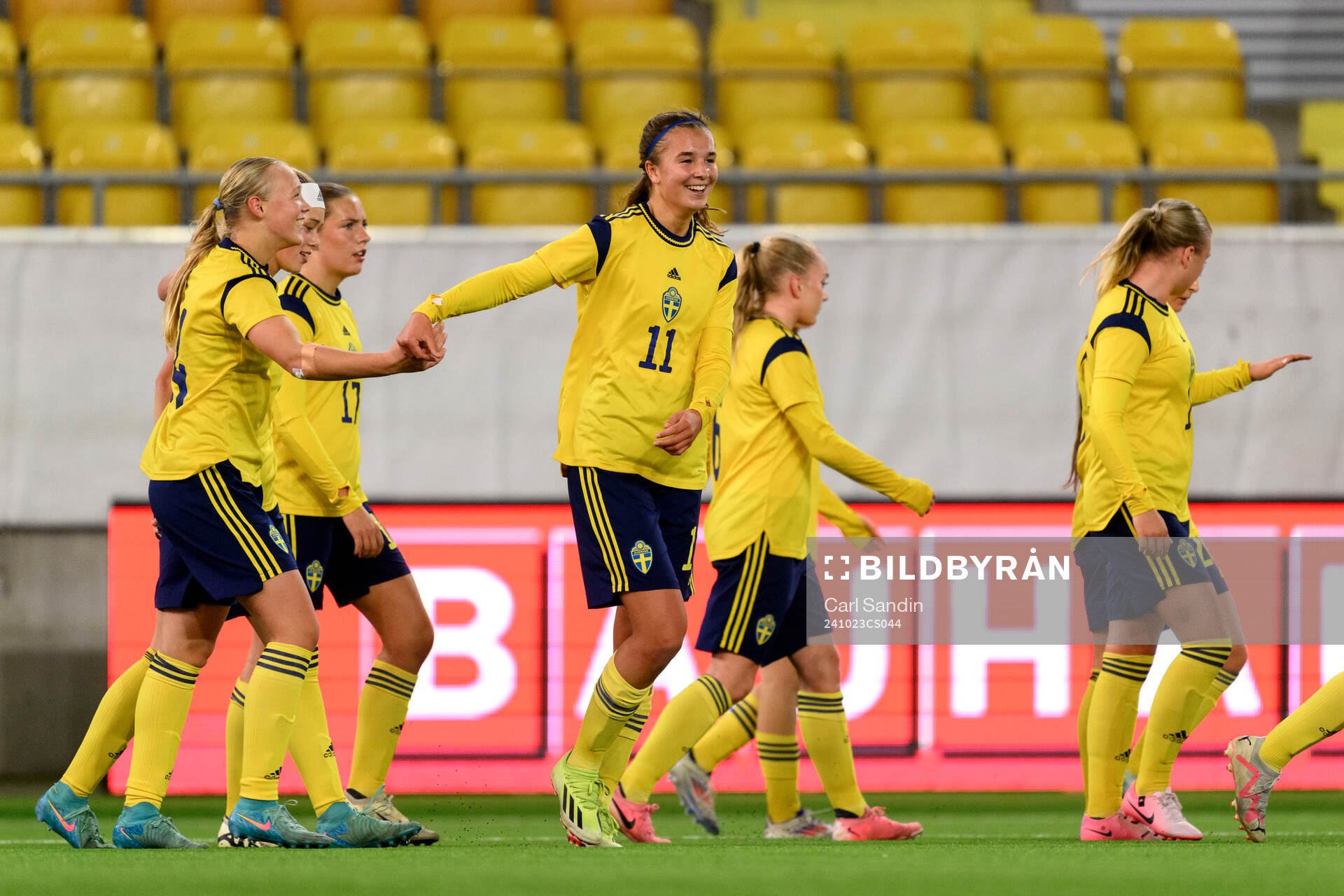 Thelma Person Welin of Sweden celebrates