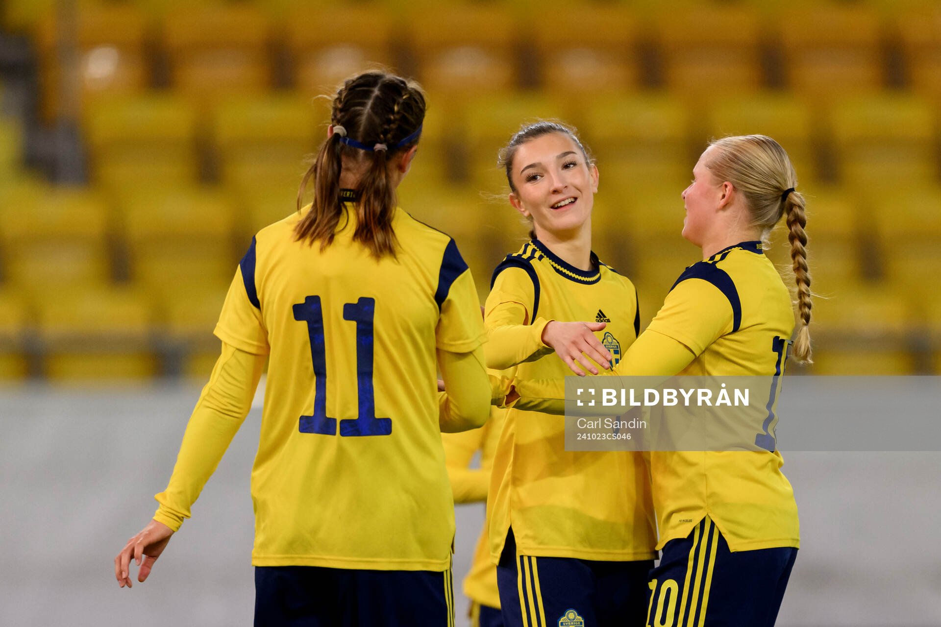 Rona Krasniqi of Sweden celebrate the 8-0 goal with teammates during the UEFA Women's Under-17 qualifiers between Sweden and Kazakhstan on October 23, 2024 in Borås.