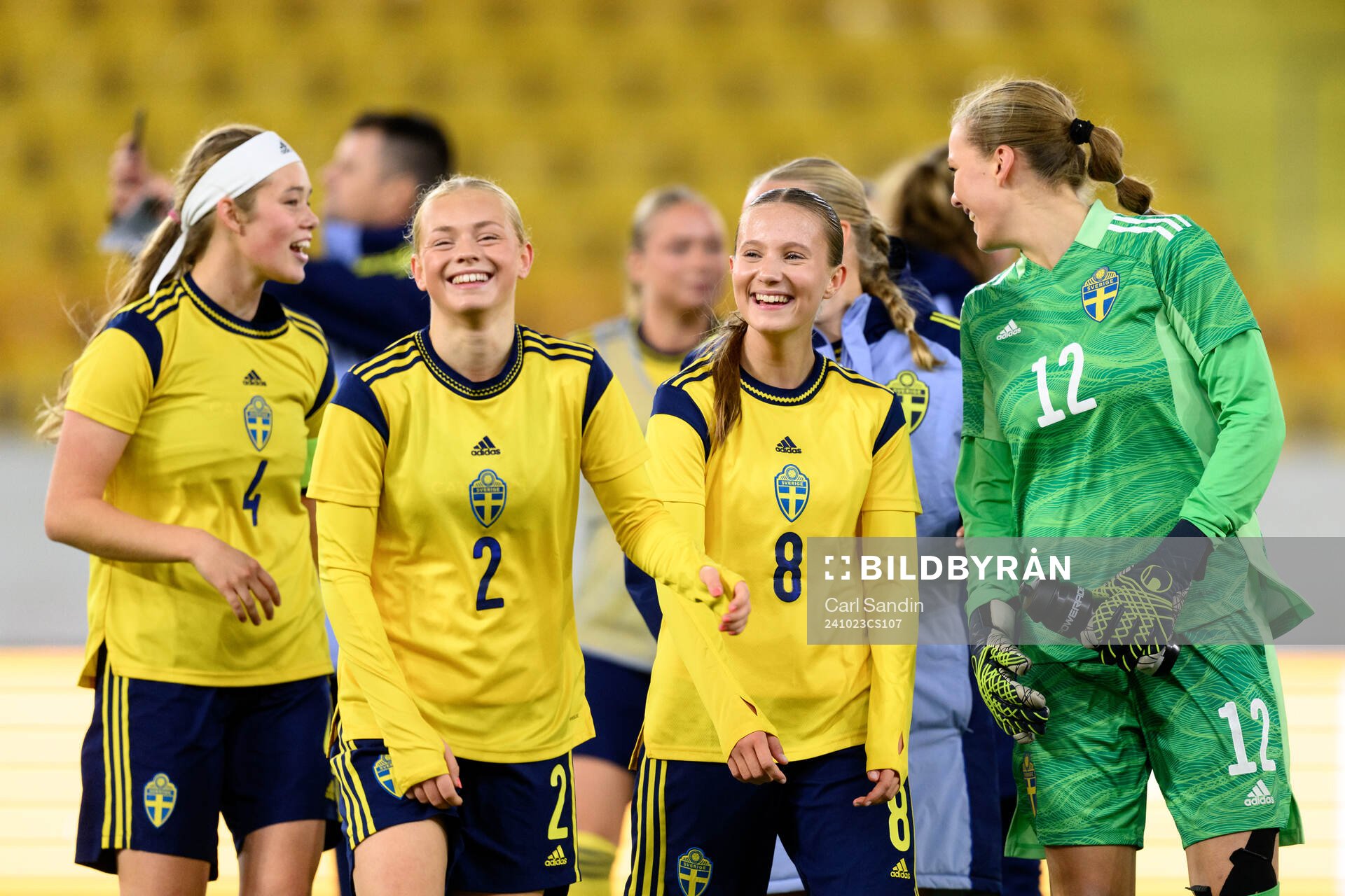 Sally Nylén and Fanny Peterson of Sweden celebrate