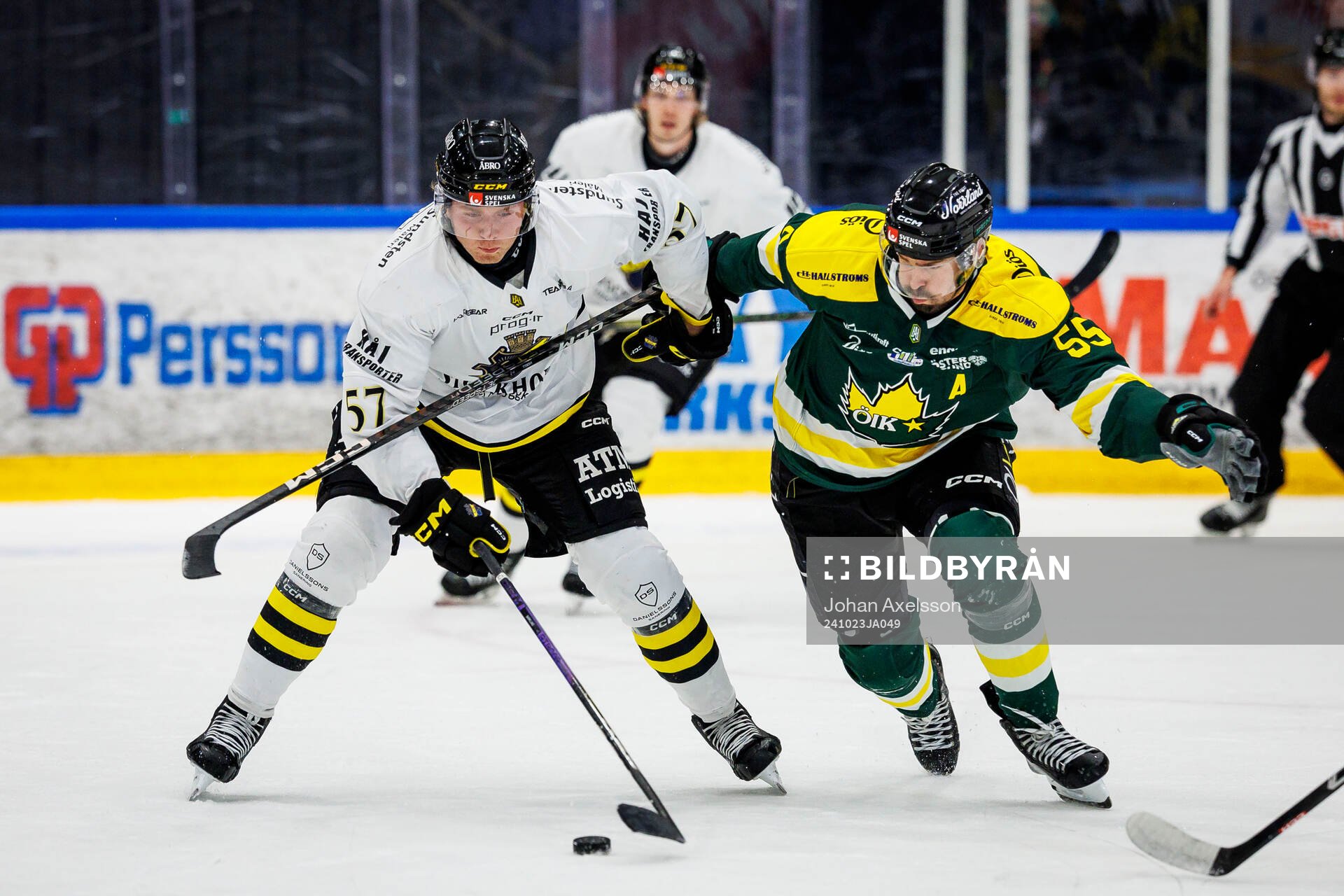 AIKs Alfred Barklund och Östersunds Linus Videll
