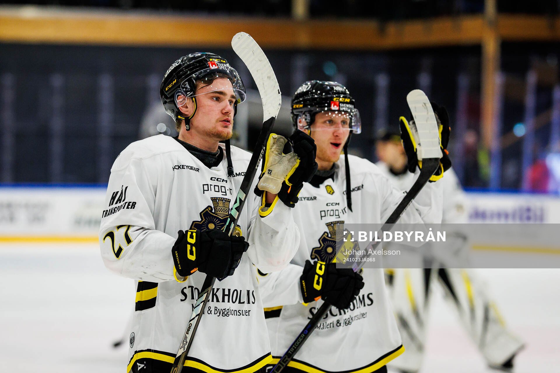 AIKs Christoffer Björk och Oskar Magnusson jublar