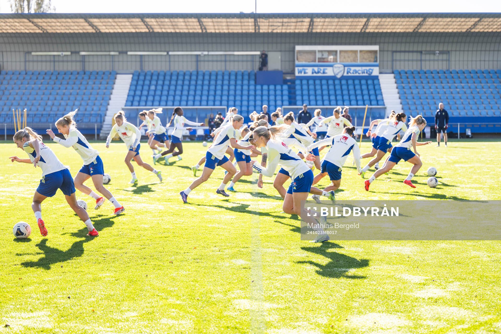 Josefine Rybrink and team mates of the Swedish women's
