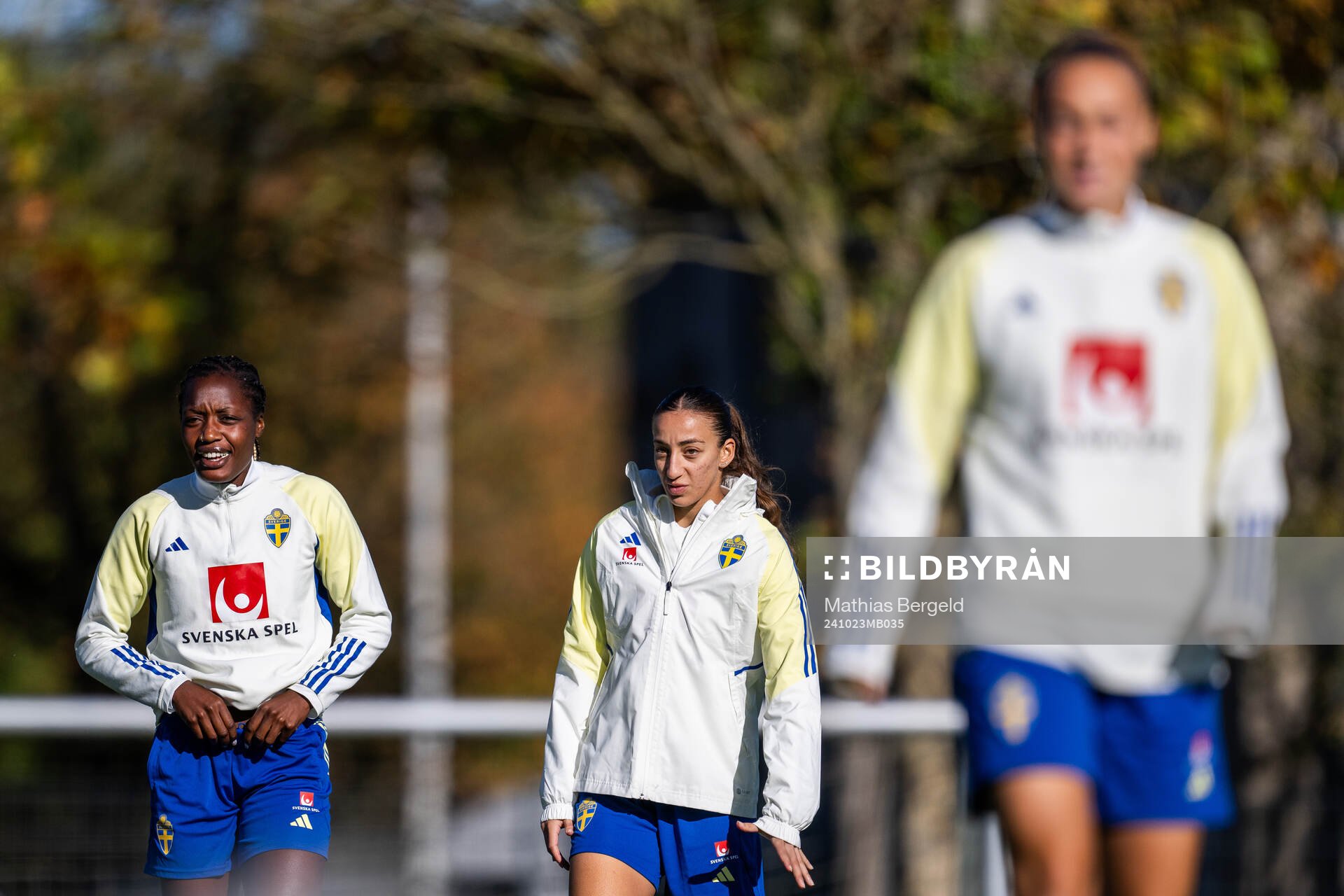 Evelyn Ijeh and Rusul Rosa Kafaji of the Swedish women's