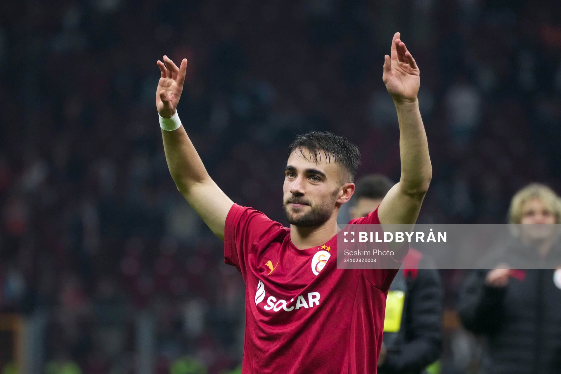 Yunus Akgun of Galatasaray celebrates