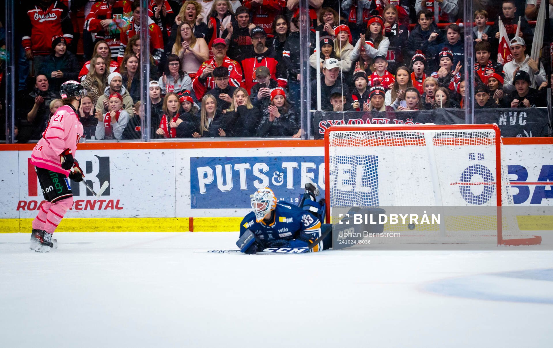 Örebros Patrik Puistola gör 2-1 på Växjös målvakt