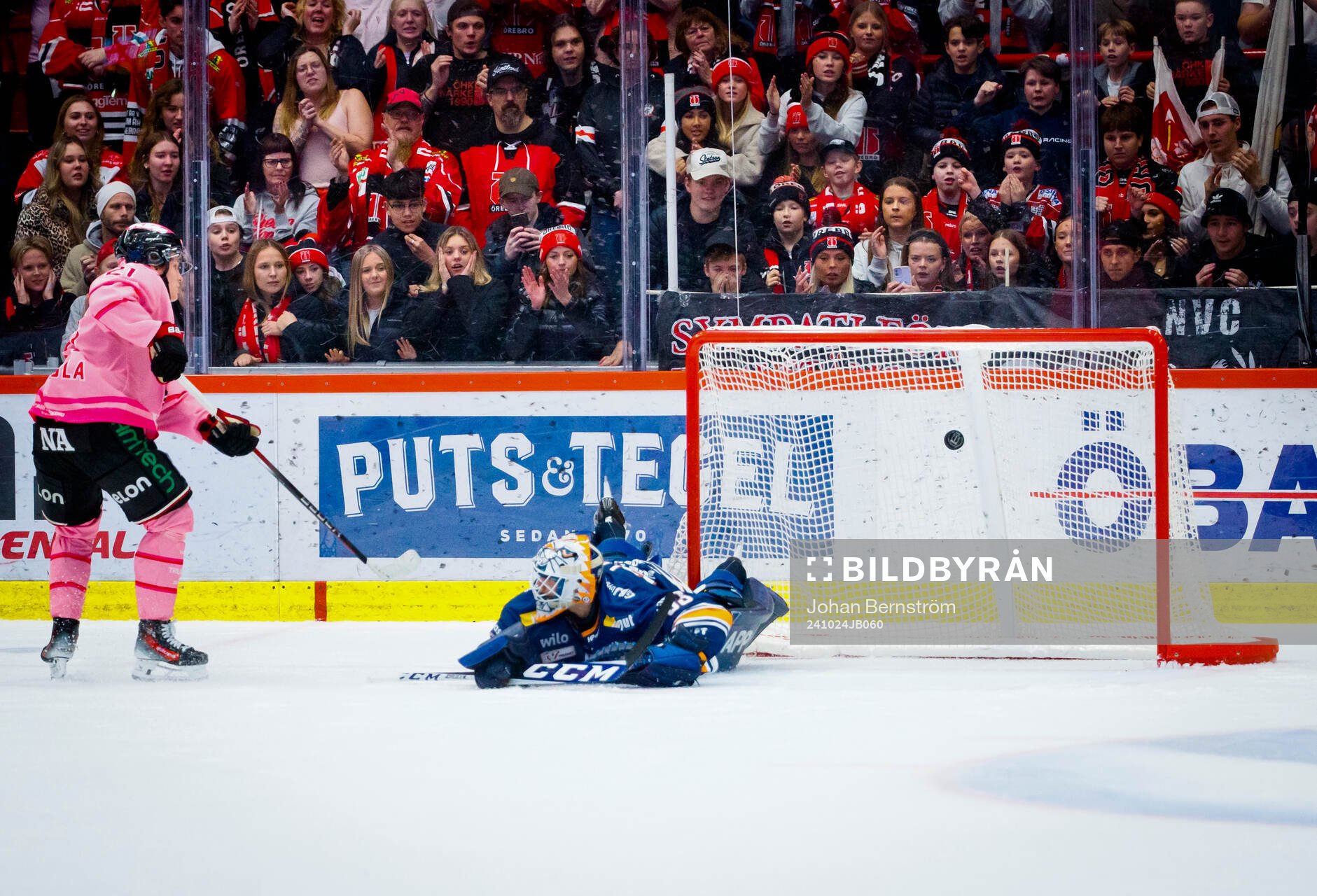 Örebros Patrik Puistola gör 2-1 på Växjös målvakt