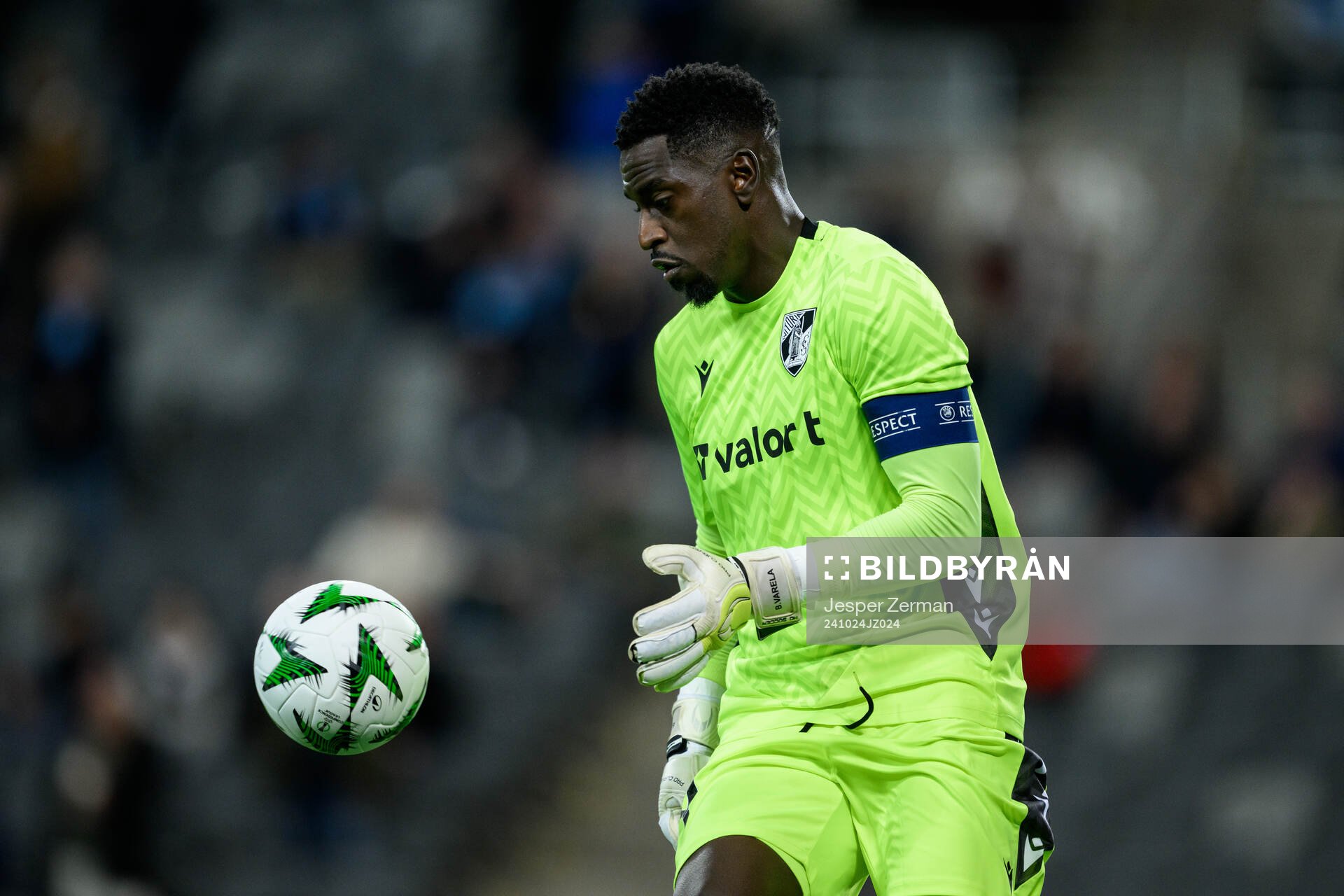 goalkeeper Bruno Varela of Vitória SC
