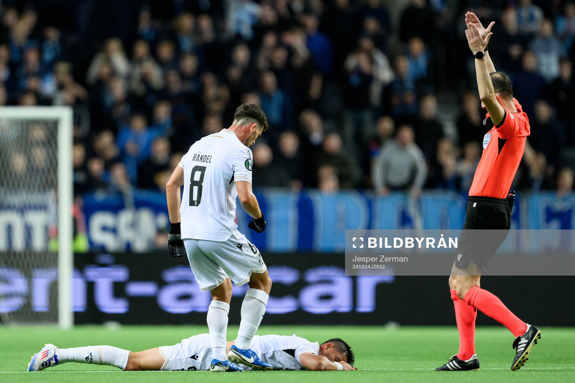 Jesus Ramirez of Vitória SC in pain