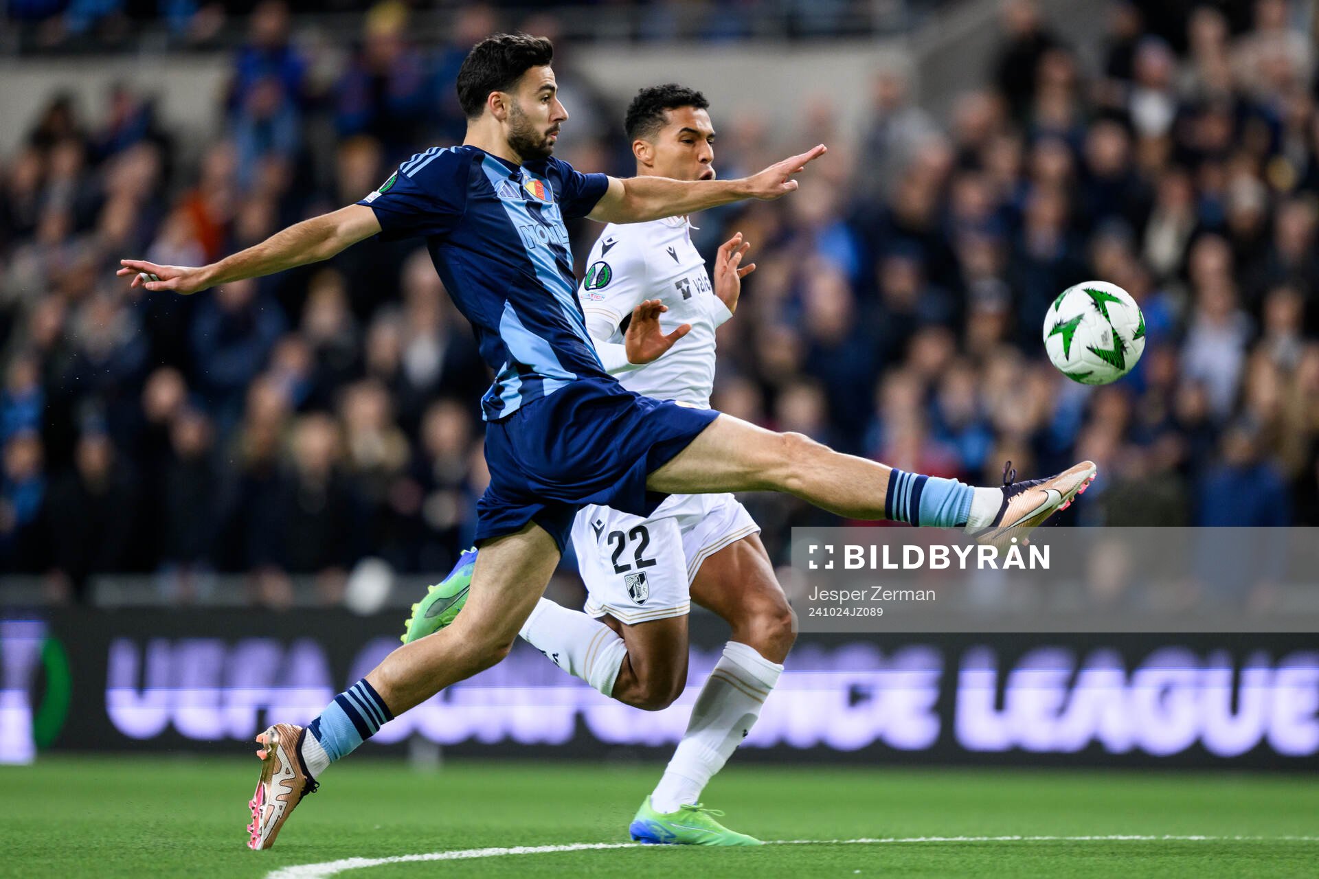 Deniz Hummet of Djurgården and Baio Alberto of Vitória SC