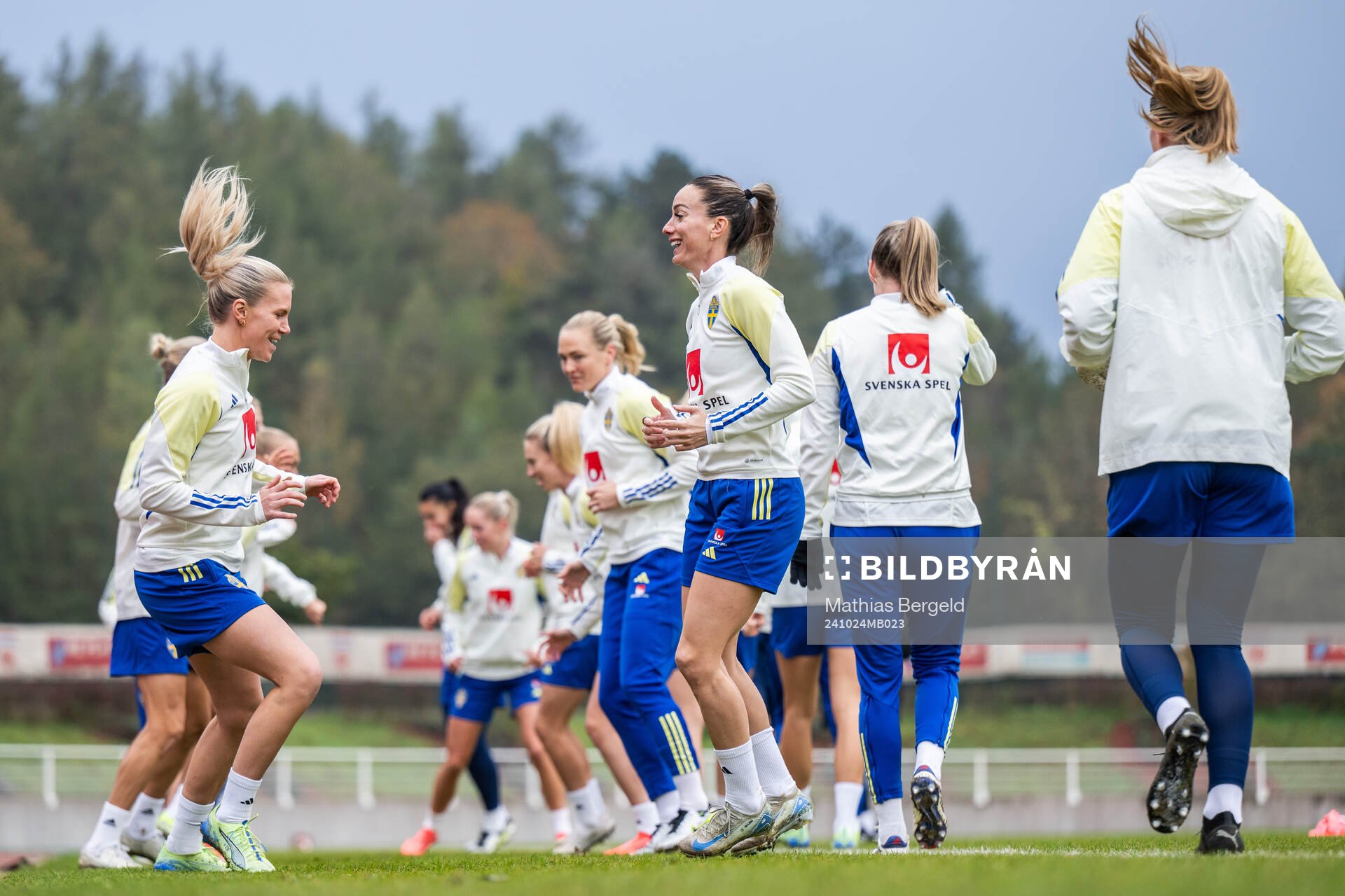 Josefine Rybrink and Kosovare Asllani of the Swedish