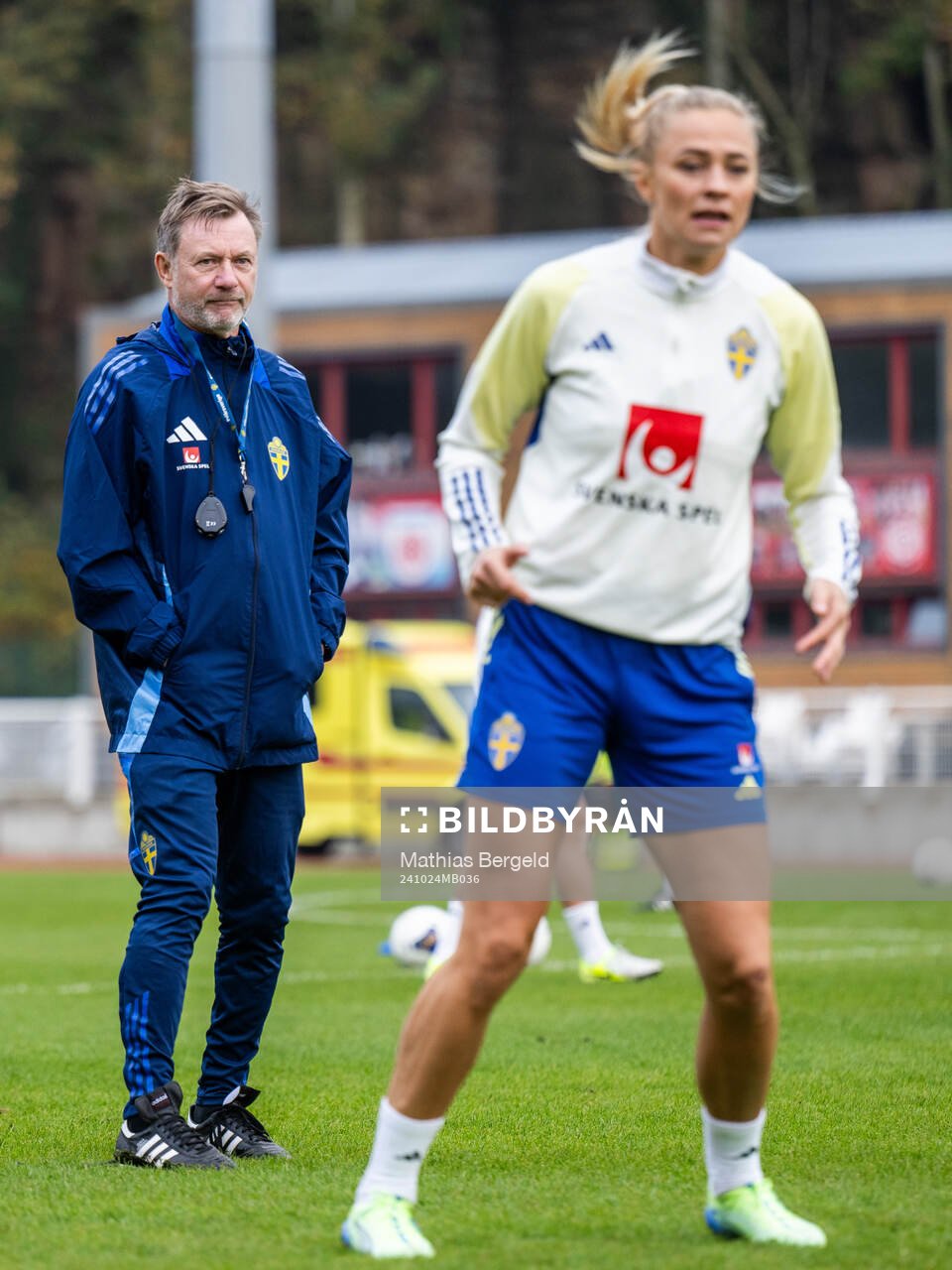 Head coach Peter Gerhardsson and Fridolina Rolfö of the