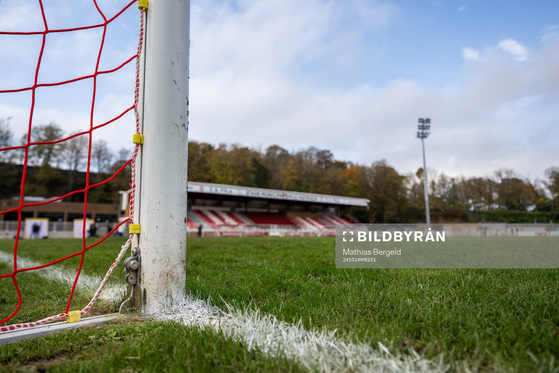 View a goalpost at Stade Emile Mayrisch