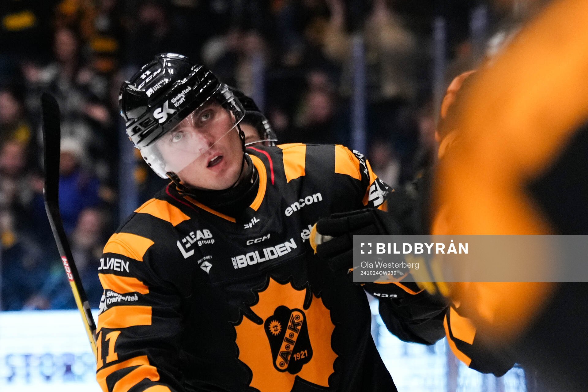 Skellefteås Max Lindholm jublar