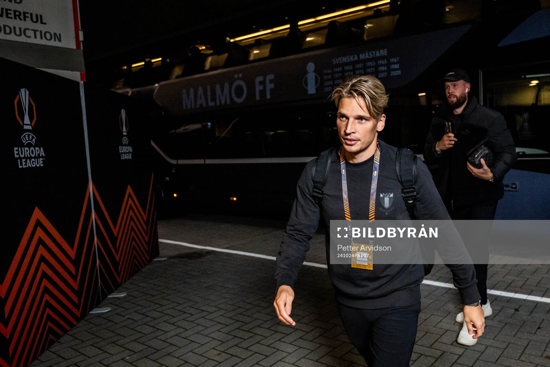 Jens Stryger Larsen of Malmö FF arrives to the stadium