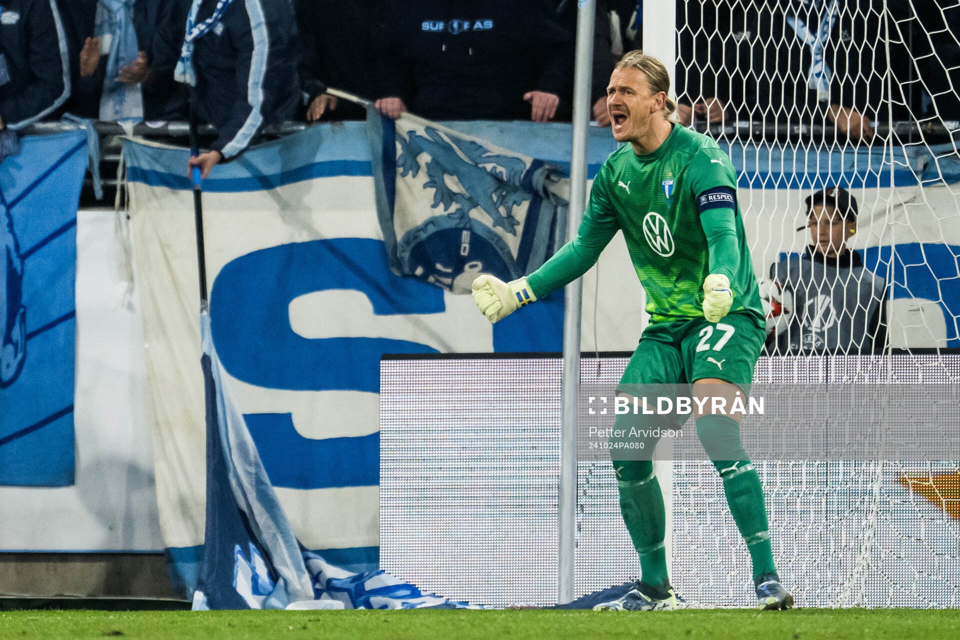 Goalkeeper Johan Dahlin of Malmö FF
