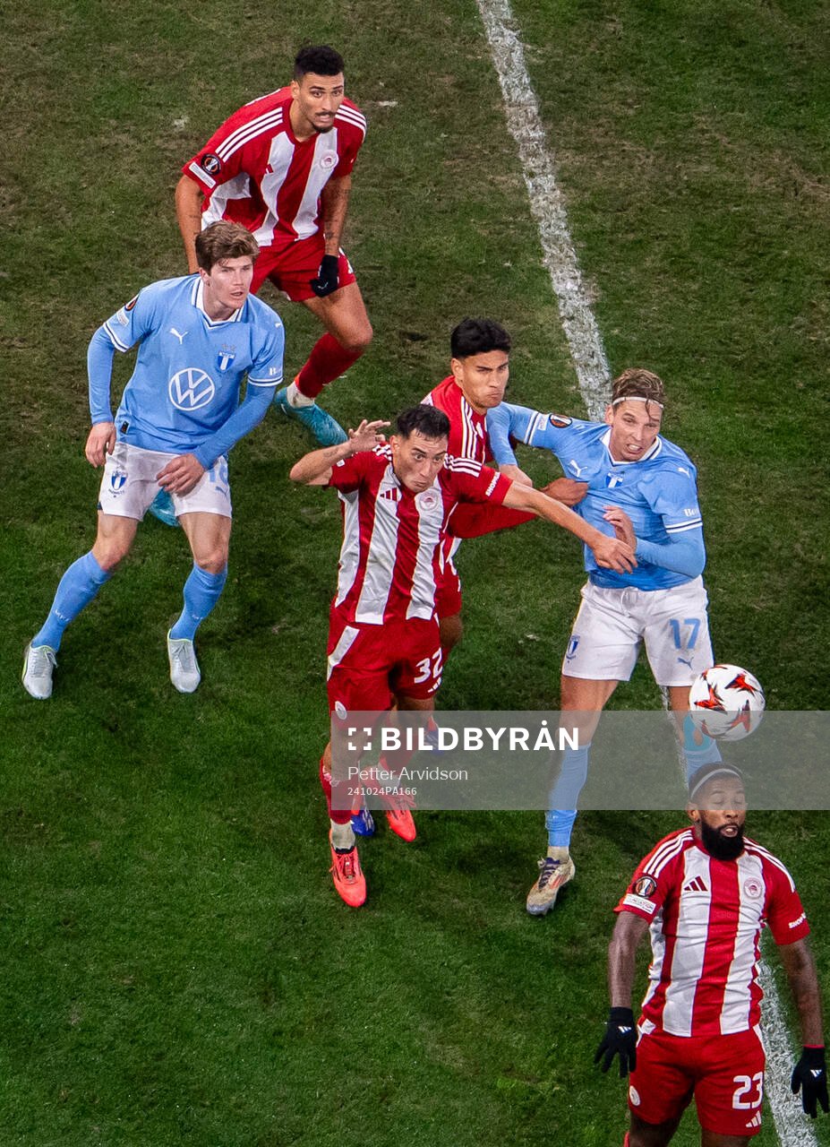 Oliver Berg and Jens Stryger Larsen of Malmö FF in action