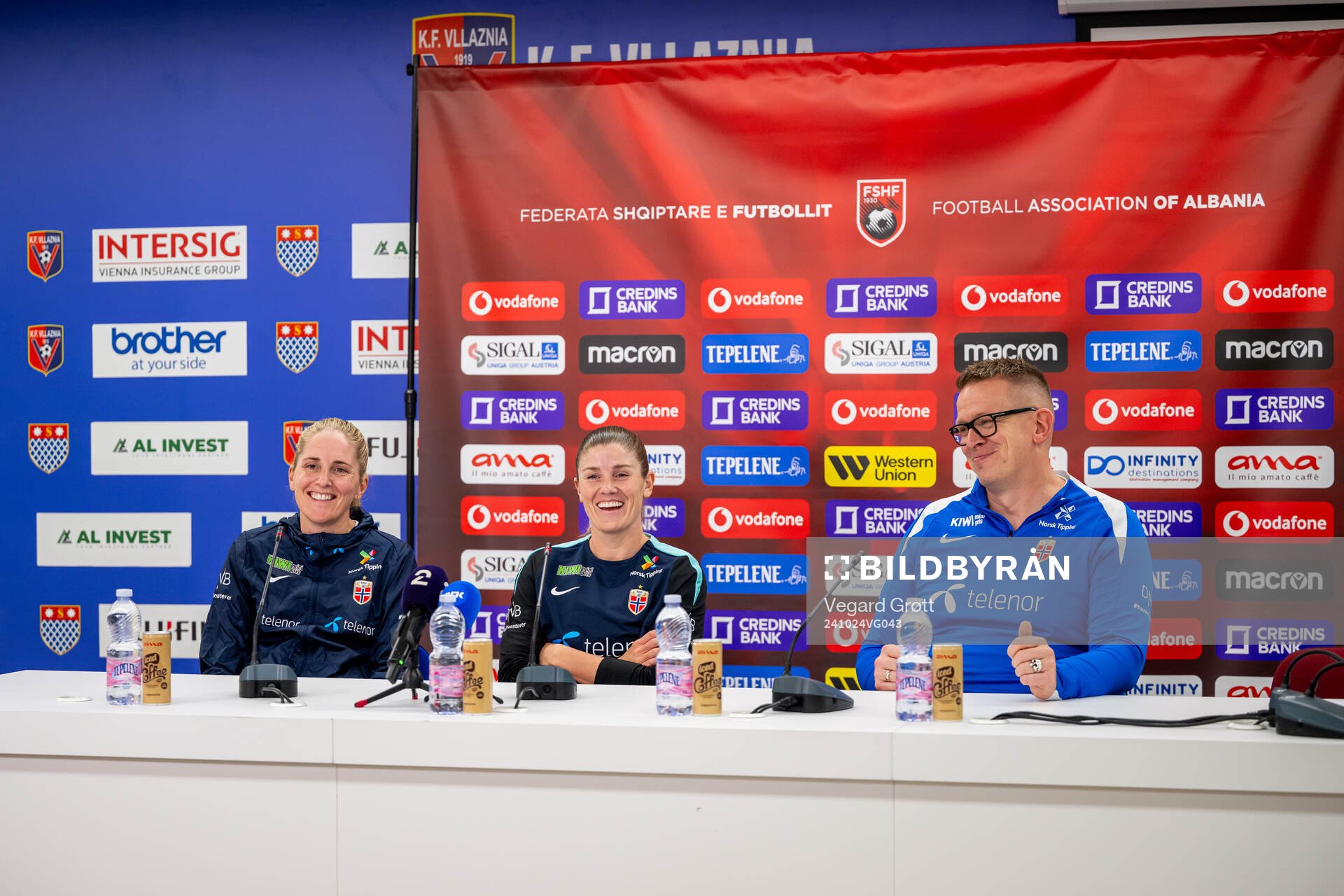 Head coach Gemma Grainger, Maren Mjelde and media officer