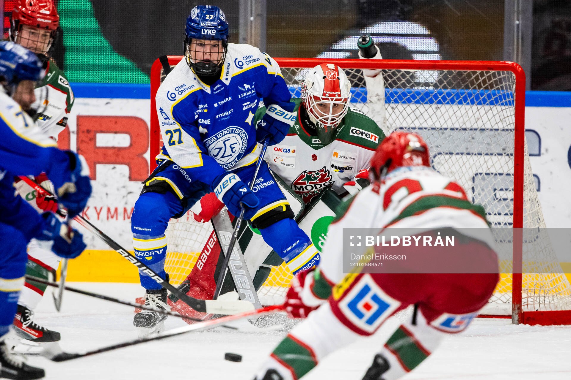 Leksands Shay Maloney  och Modos målvakt Andrea Brändli