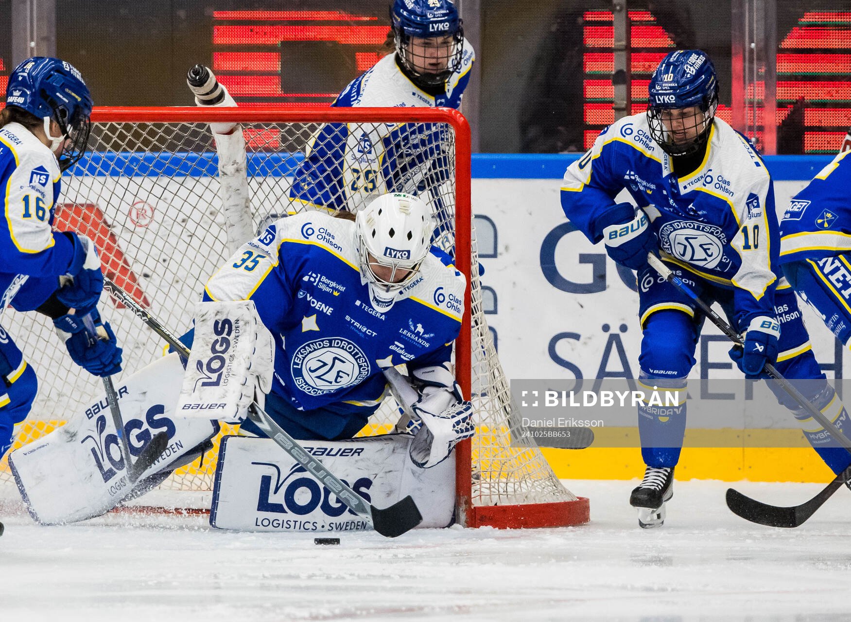 Leksands målvakt Emma Polusny och Kiira Yrjänen