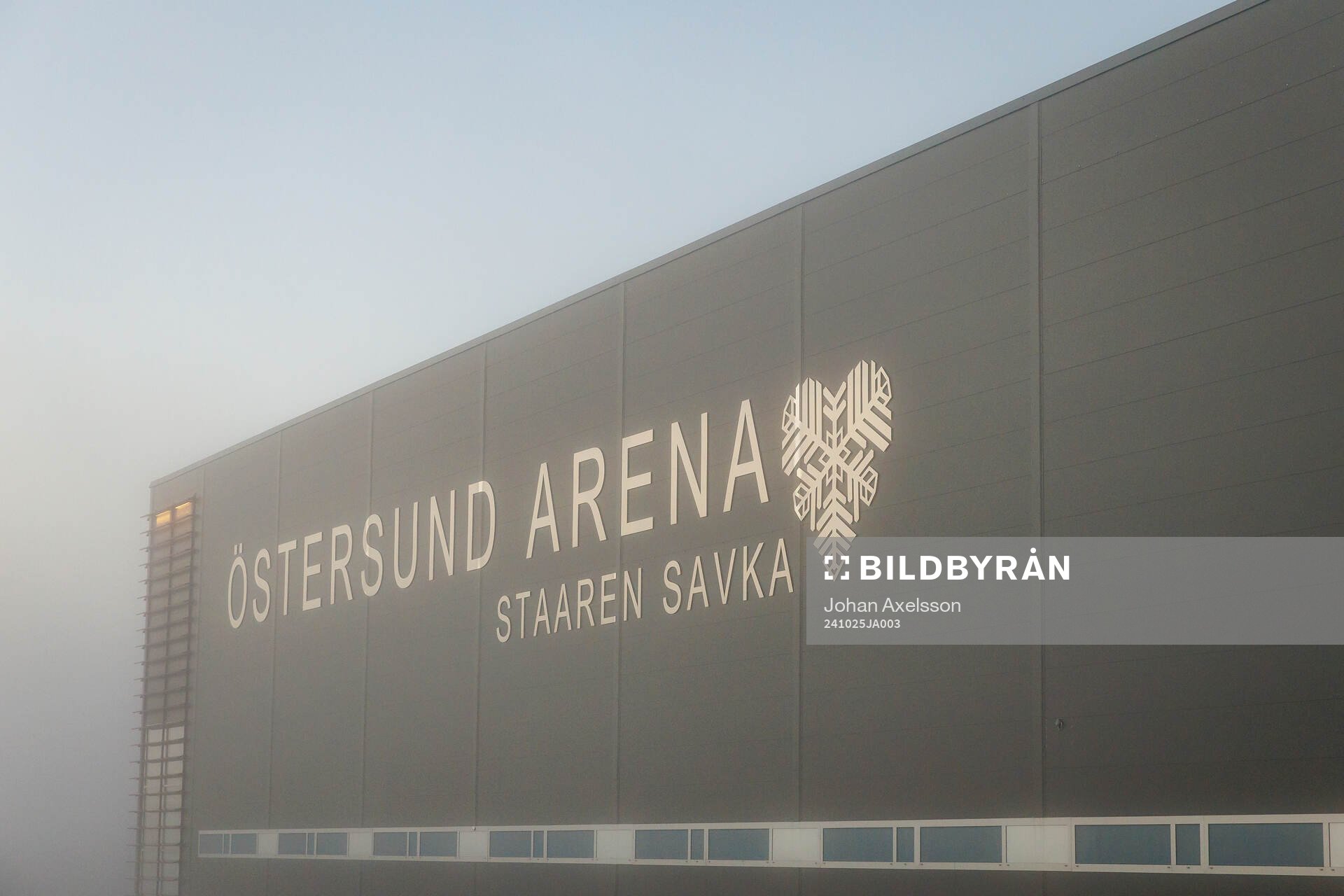 Östersund Arena i dimma