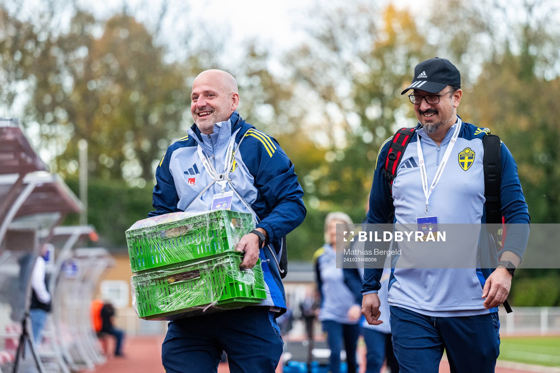 Assistant coach Magnus Wikman and medical doctor Houman