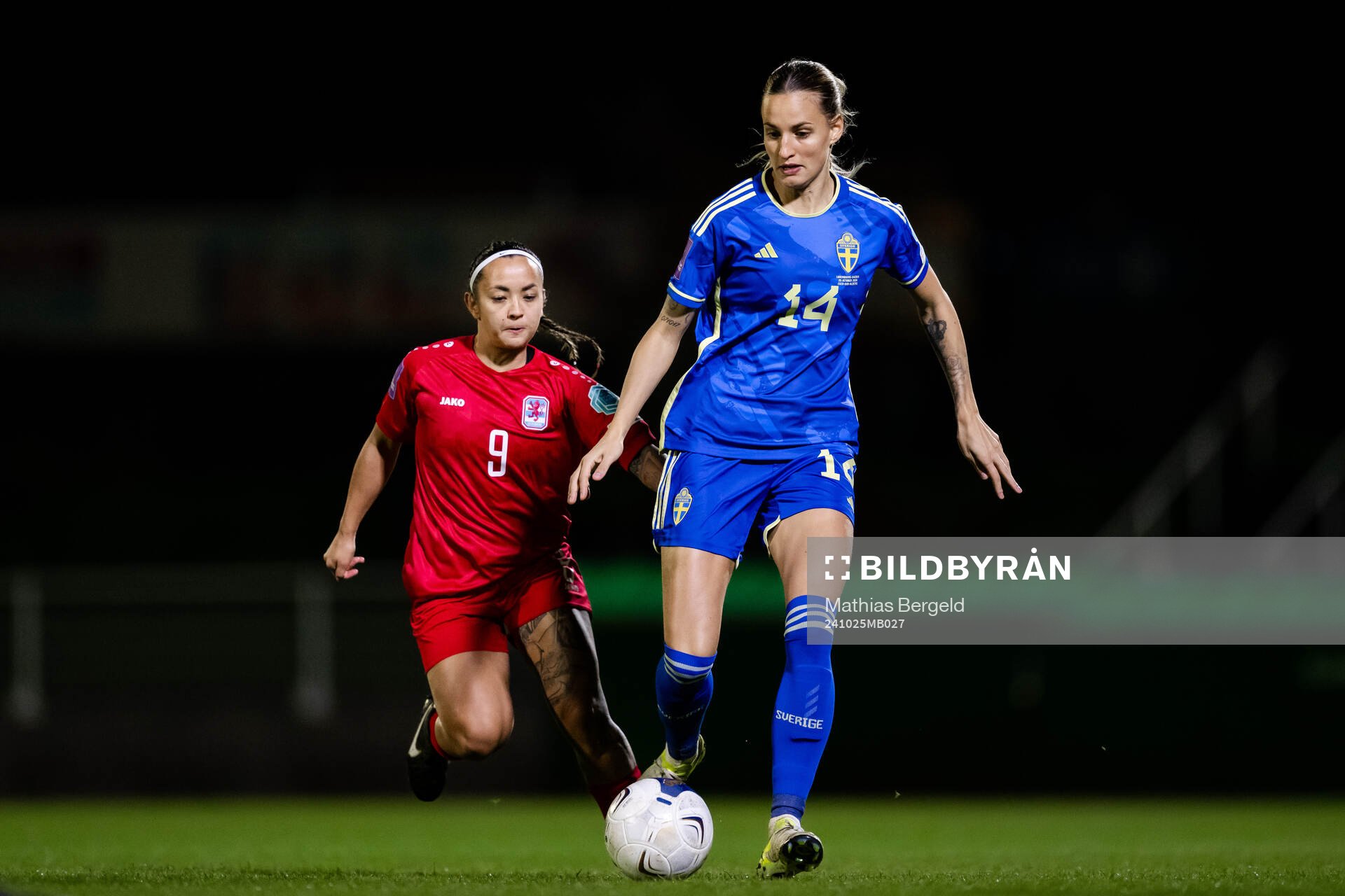 Amy Thompson of Luxembourg and Nathalie Björn of Sweden