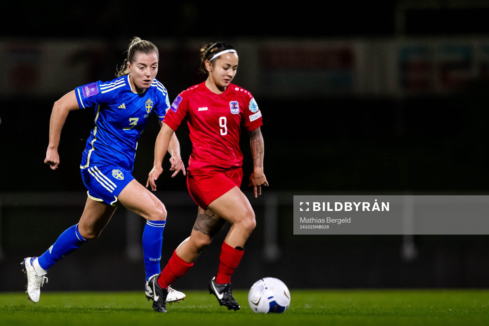 Linda Sembrant of Sweden and Amy Thompson of Luxembourg