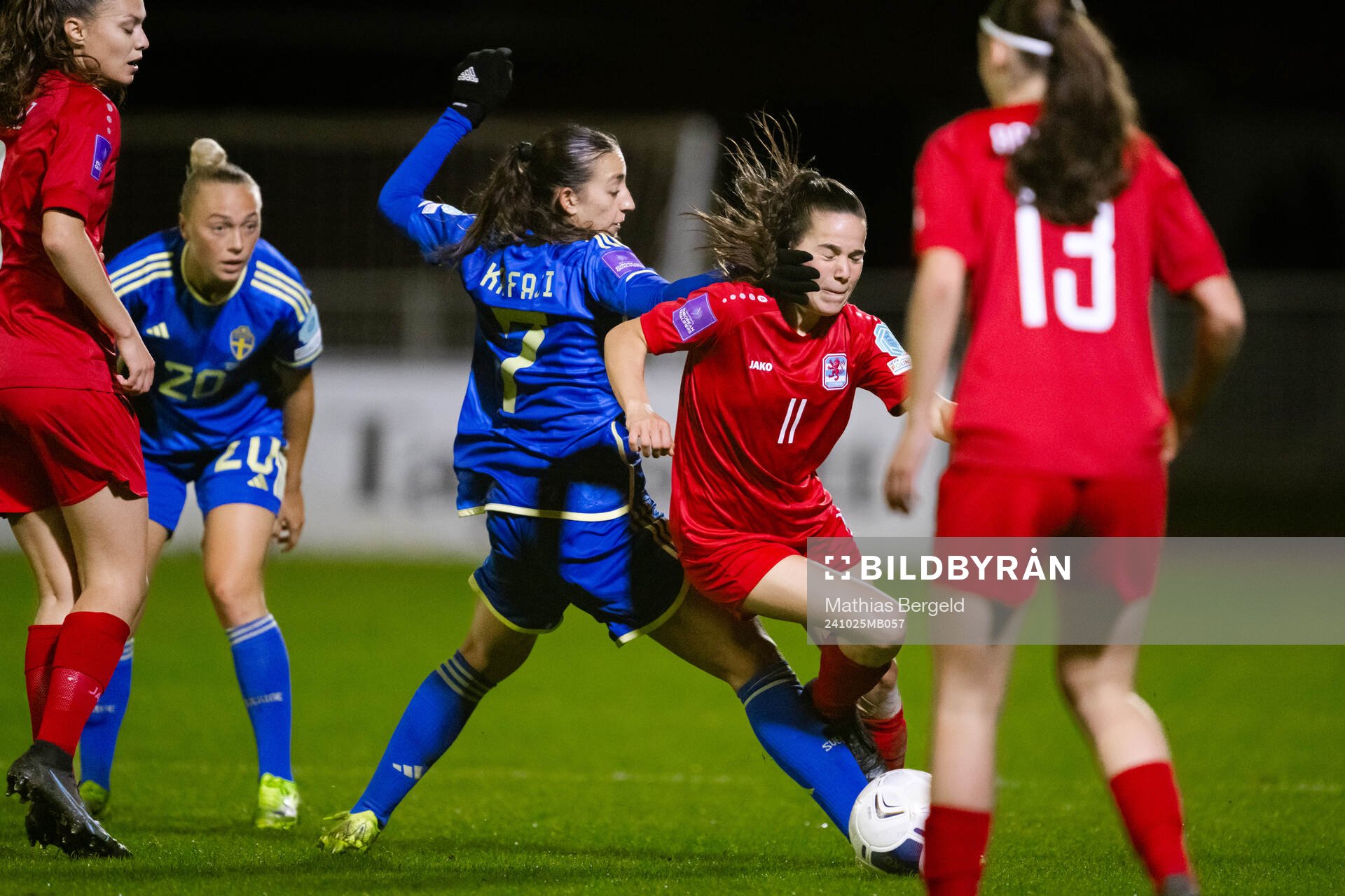 Rusul Rosa Kafaji of Sweden and Charlotte Schmit of