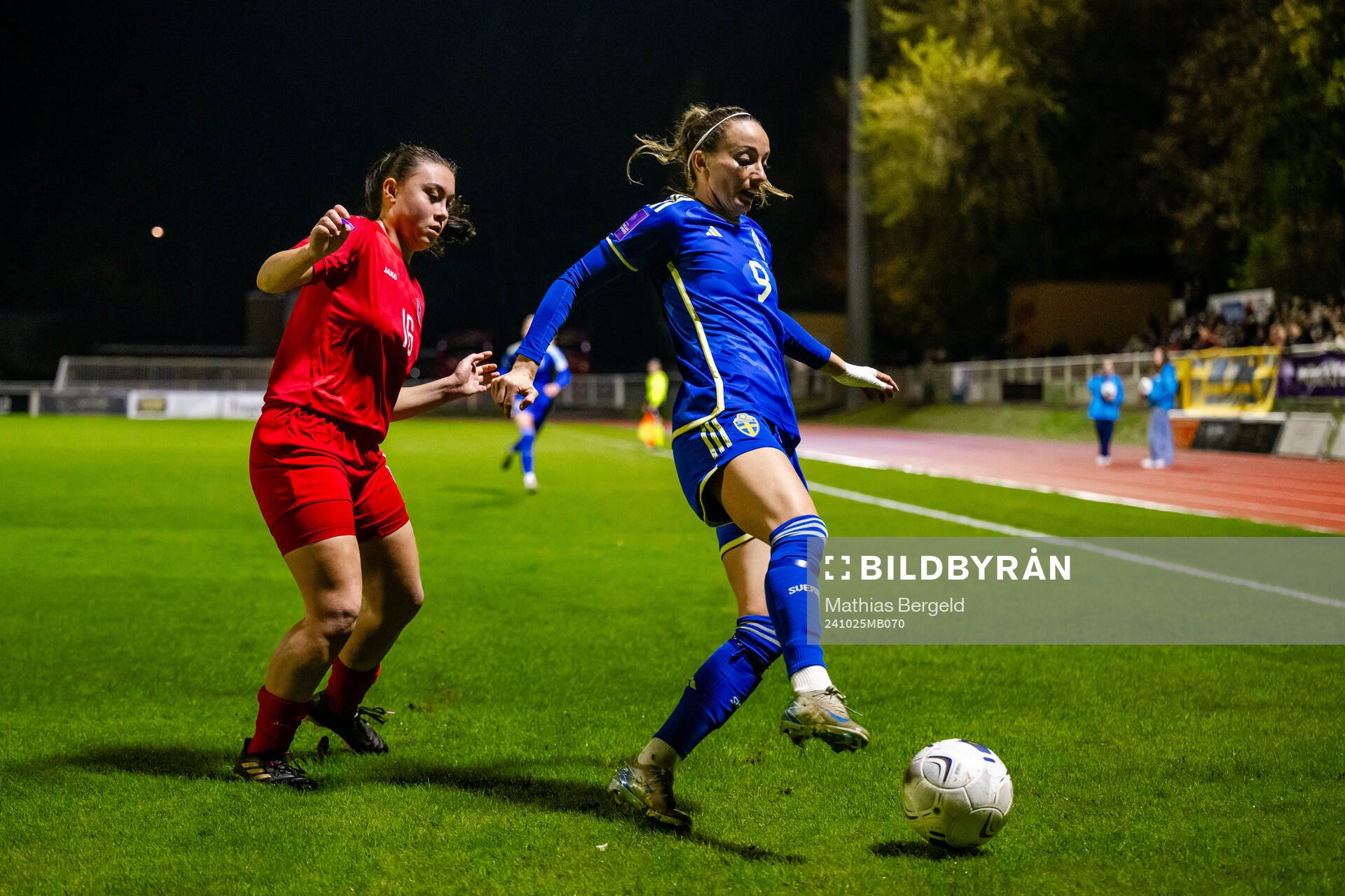 Leila Schmit of Luxembourg and Kosovare Asllani of Sweden