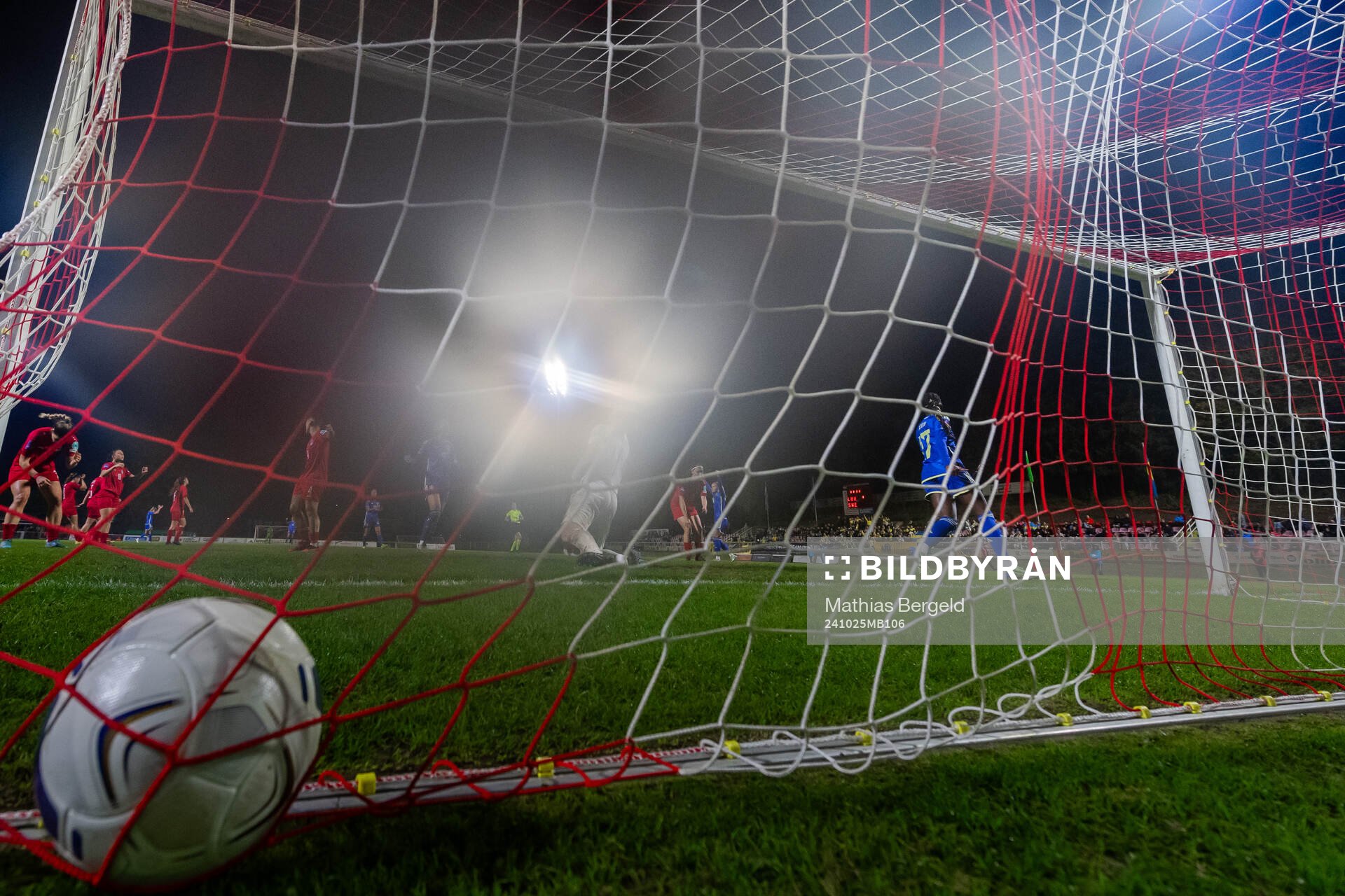 Evelyn Ijeh of Sweden scores the 0-4 goal