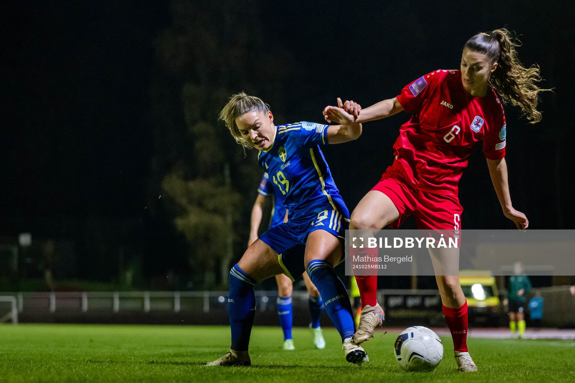 Johanna Rytting Kaneryd of Sweden and Edina Kocan of