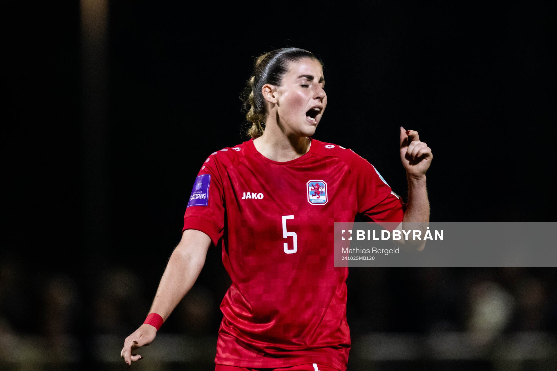 Emma Kramer of Luxembourg reacts