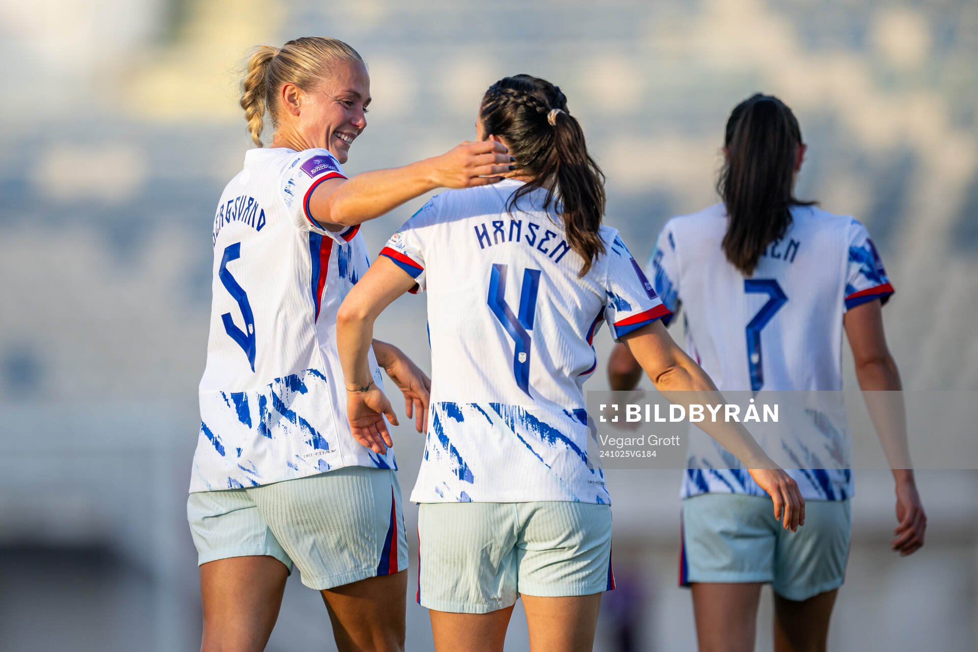 Guro Bergsvand of Norway celebrates with Tuva Hansen