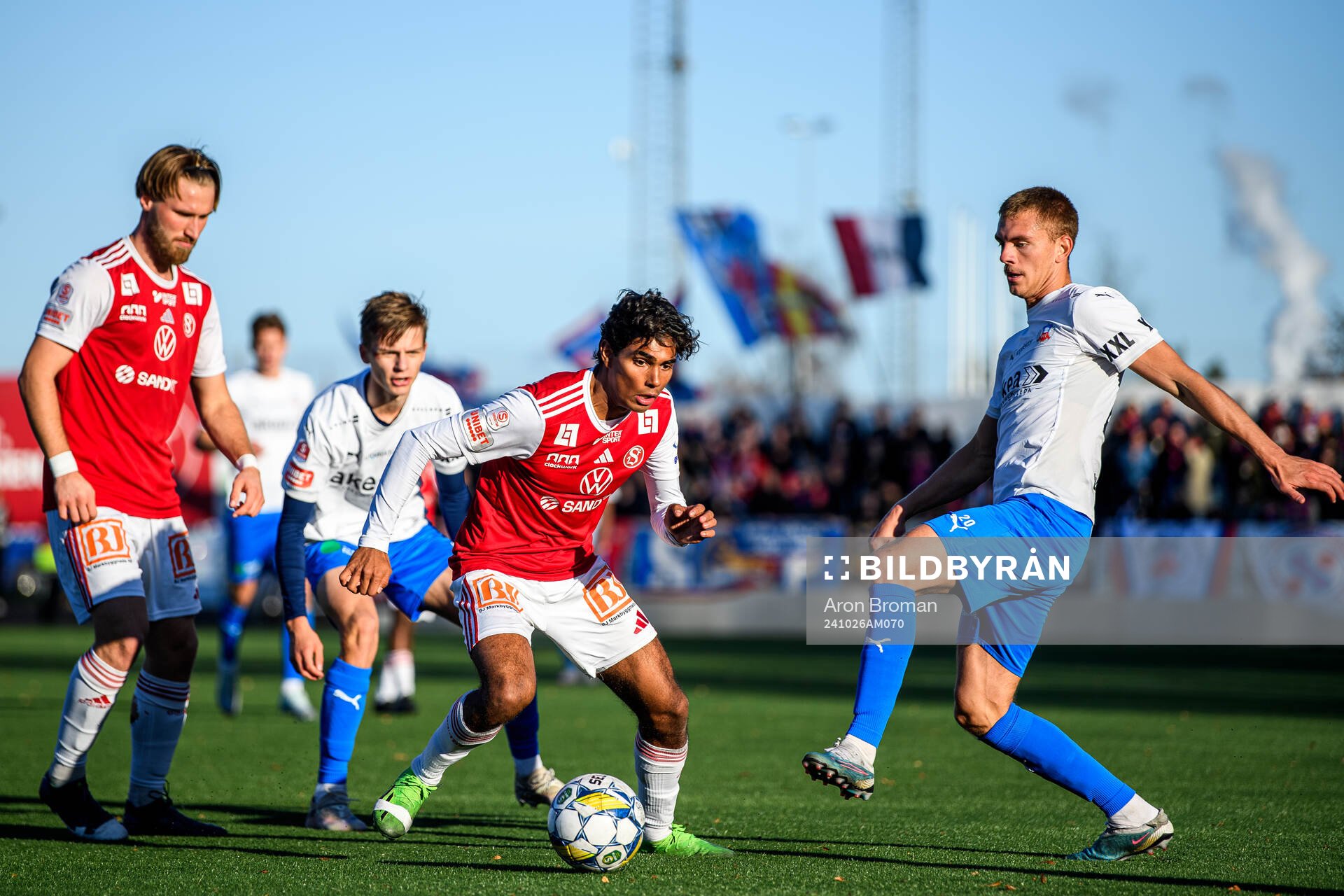 Sandvikens IFs Jonathan Karlsson och Helsingborgs Dennis