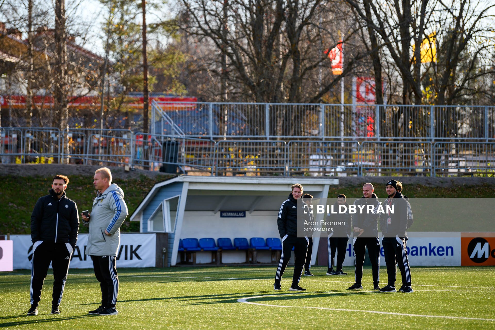 GIF Sundsvalls spelare inför fotbollsmatchen i Superettan mellan Sandvikens IF och Helsingborg den 26 oktober 2024 i Sandviken. 