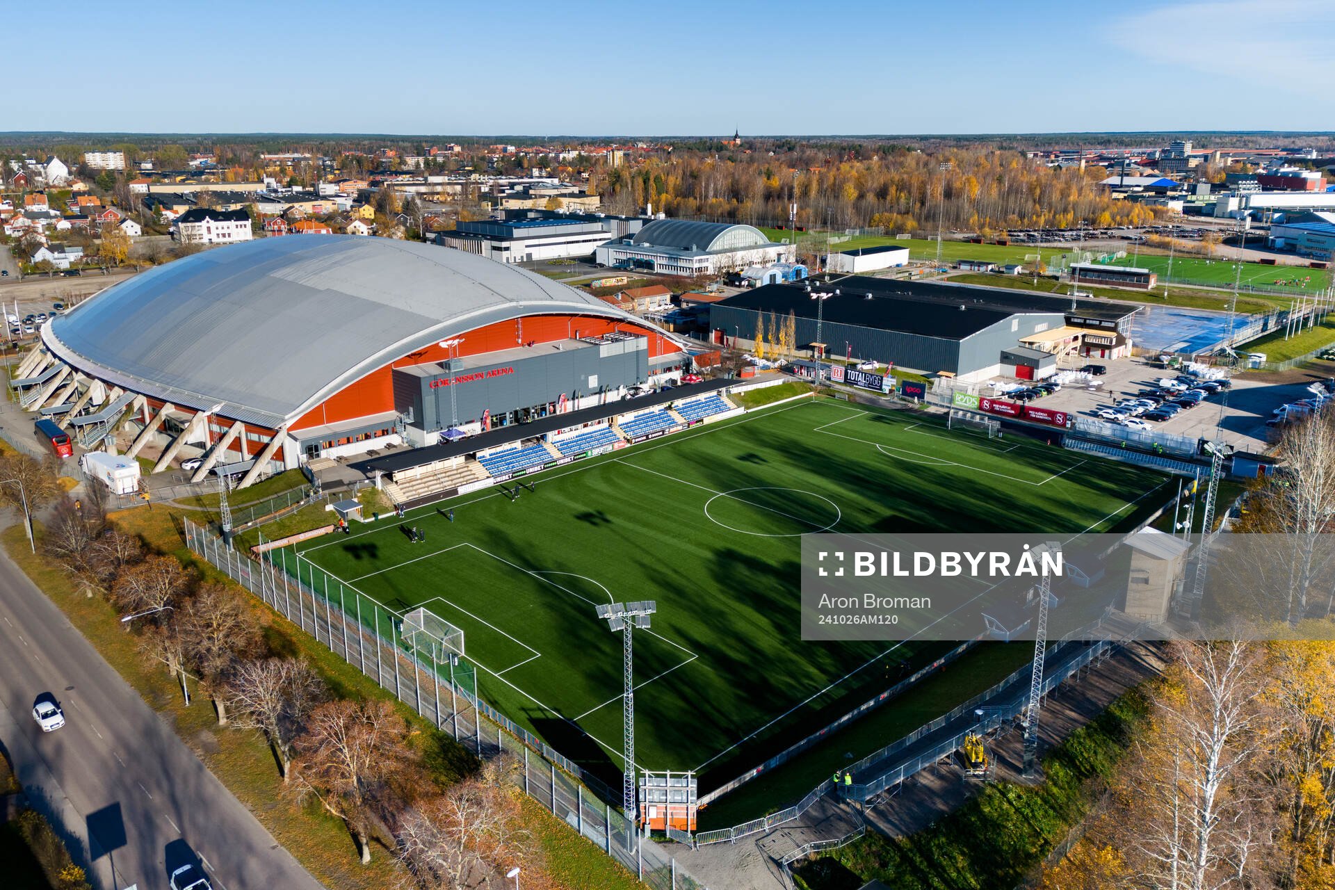 Drönarvy av Jernvallen och Göransson Arena