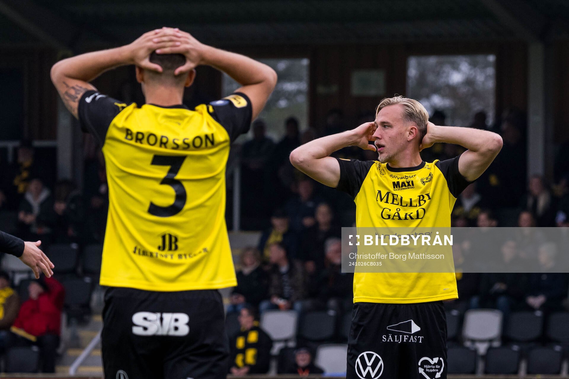 Mjällbys Arvid Brorsson och Herman Johansson deppar