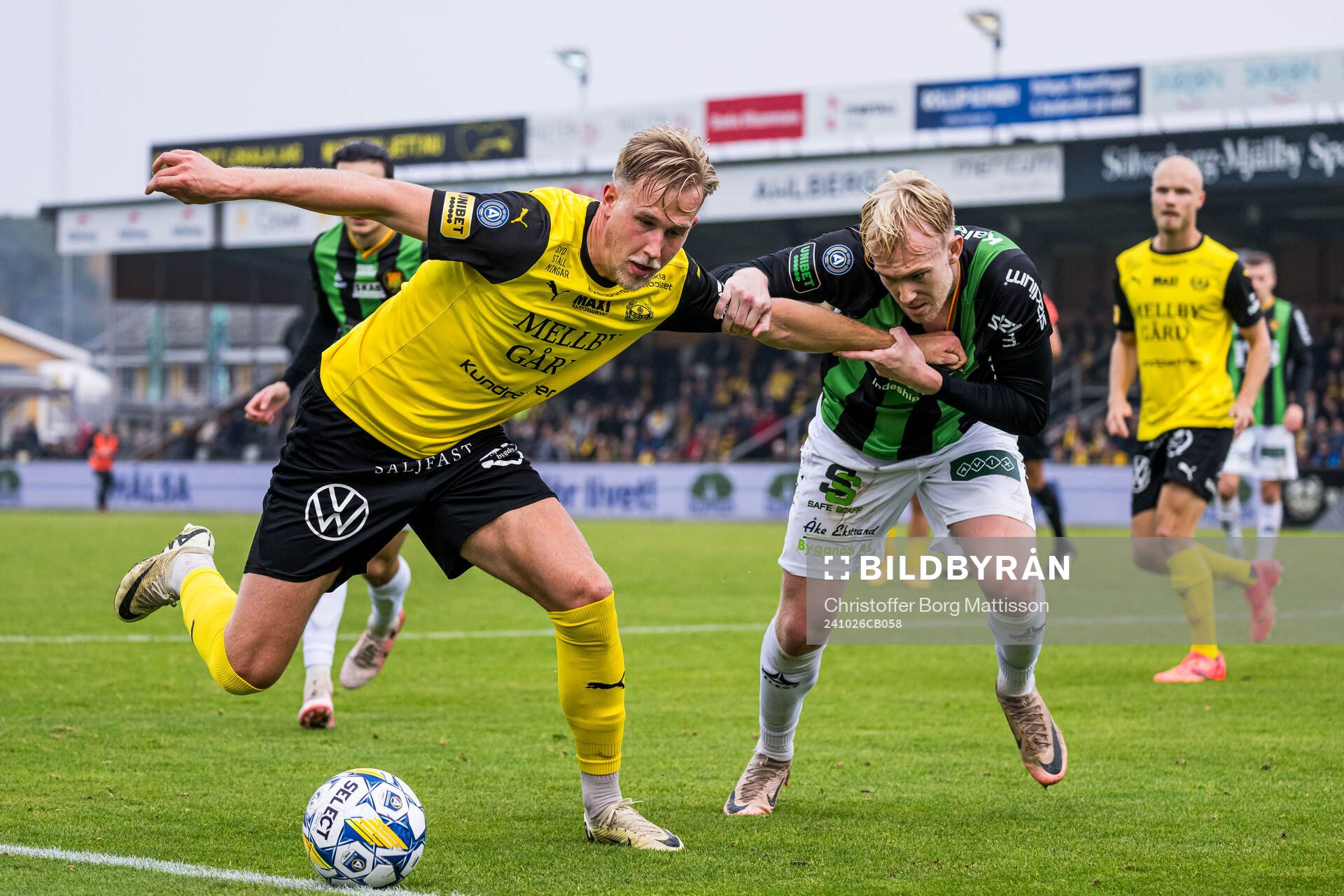 Mjällbys Herman Johansson och GAISs Robin Wendin Thomasson