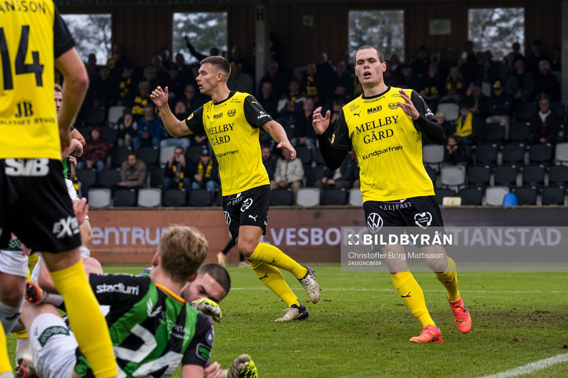 Mjällbys Arvid Brorsson och Jacob Bergström deppar