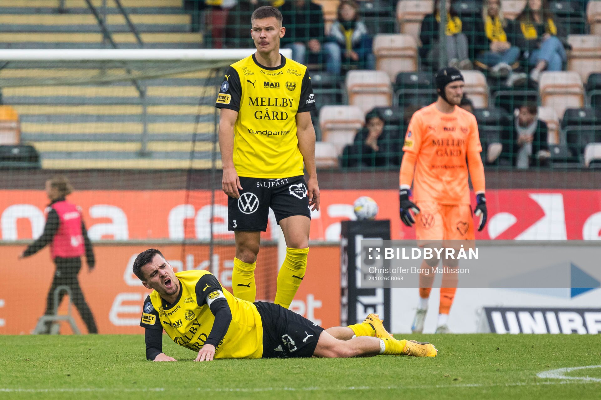 Mjällbys Jesper Gustavsson och Arvid Brorsson deppar