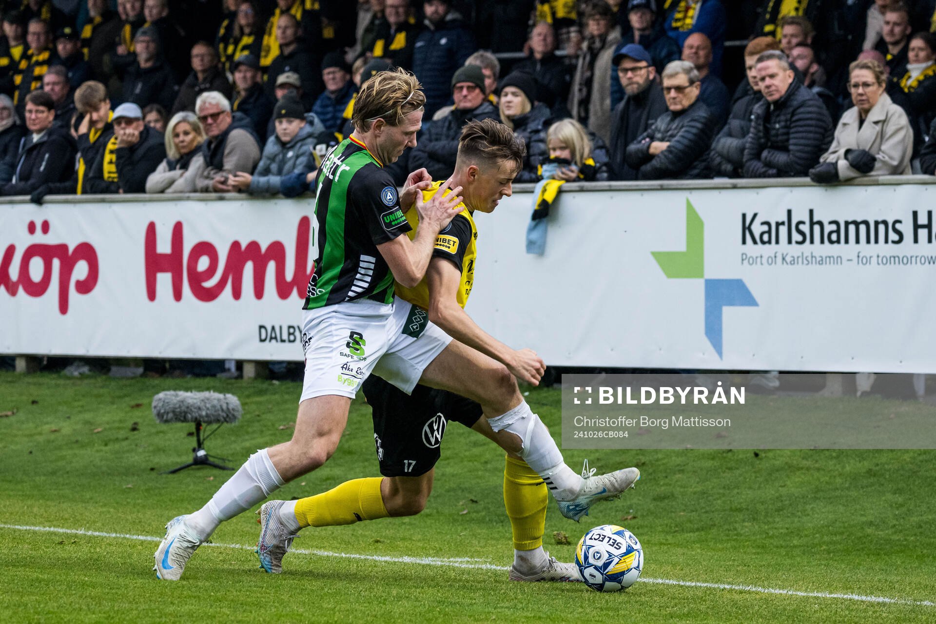 GAISs August Wängberg och Mjällbys Elliot Stroud