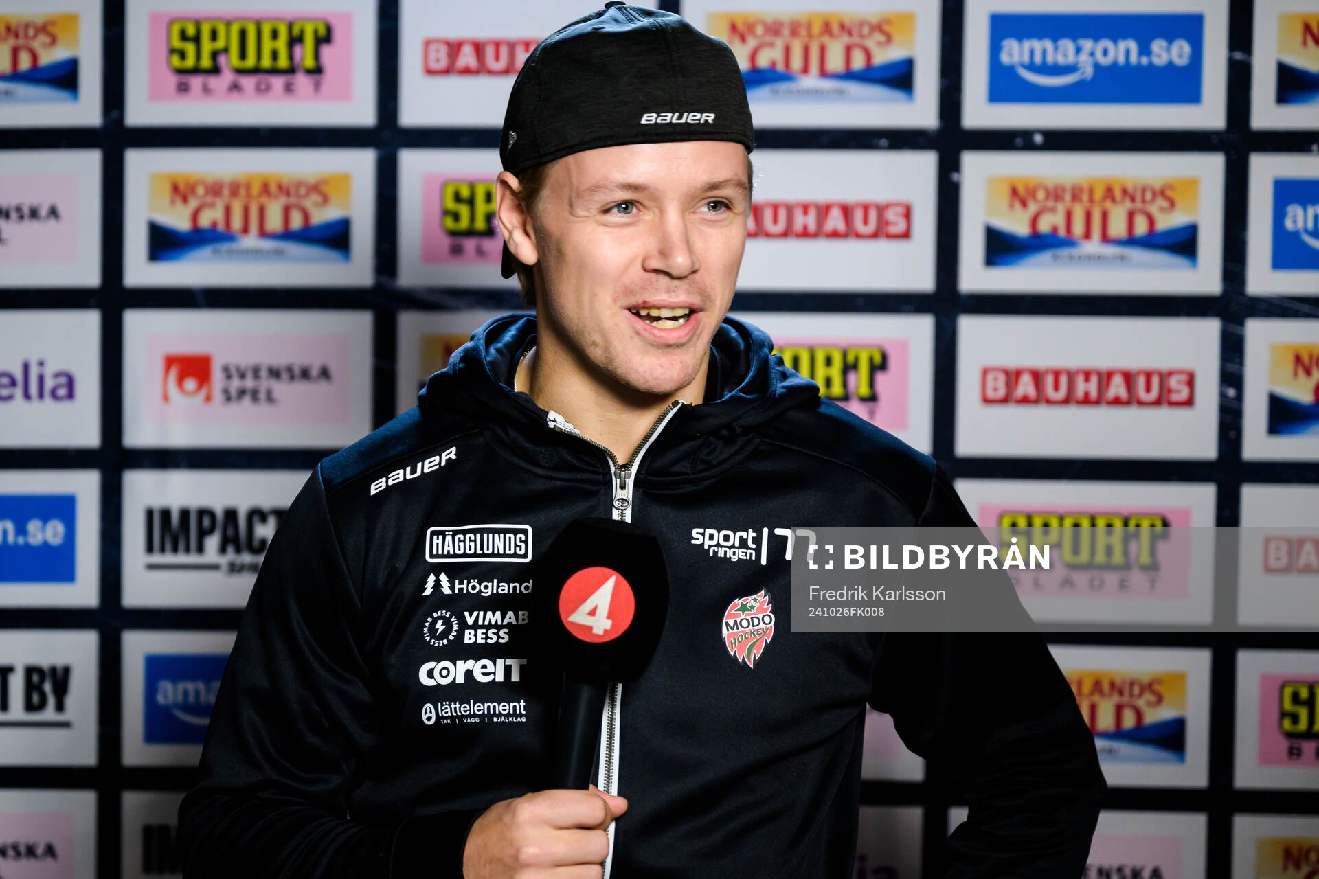 Modos Mikkel Aagaard blir intervjuad av TV4