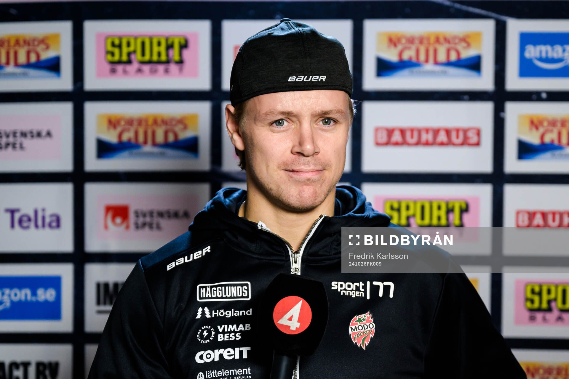 Modos Mikkel Aagaard blir intervjuad av TV4