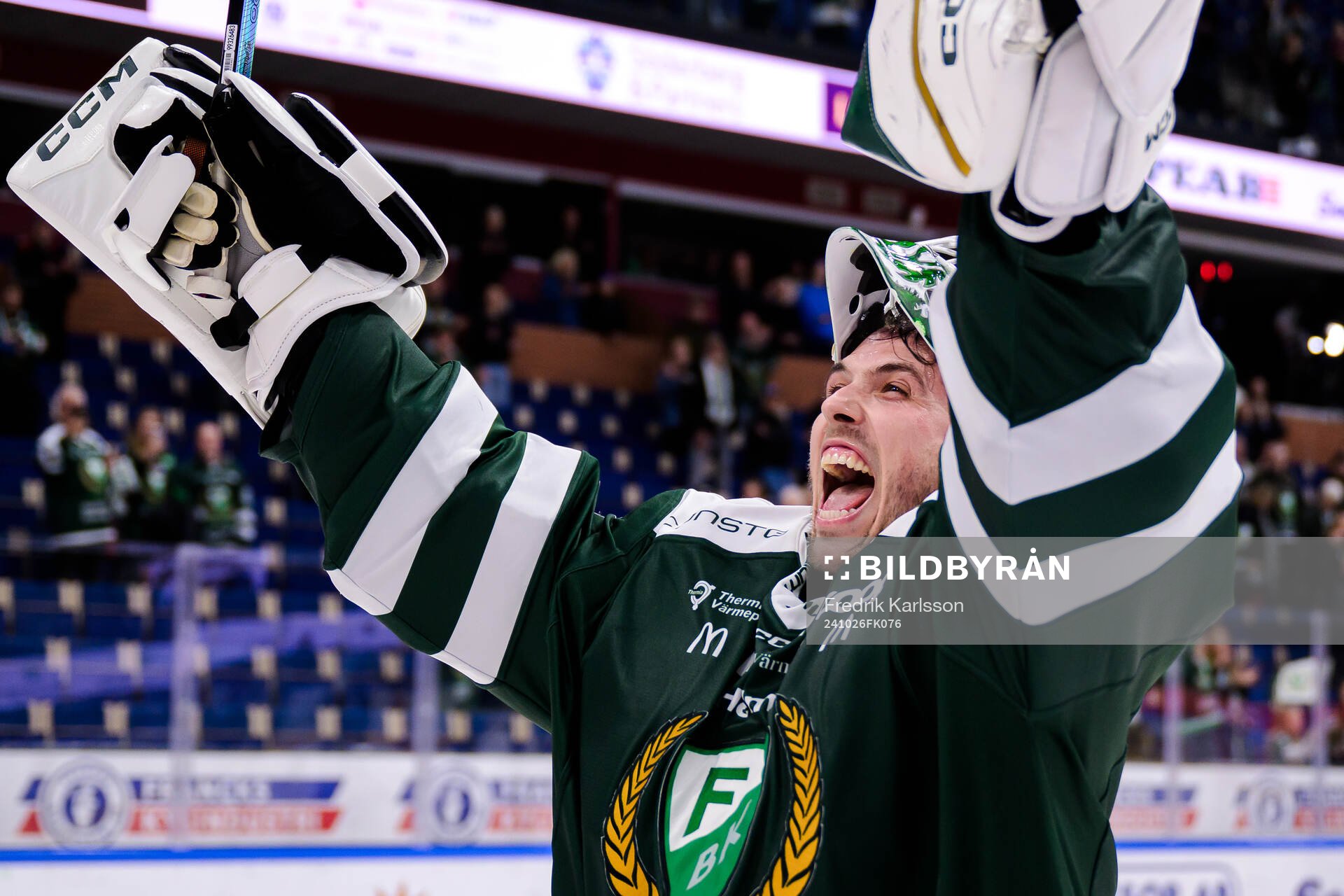 Färjestads målvakt Maxime Lagacé jublar